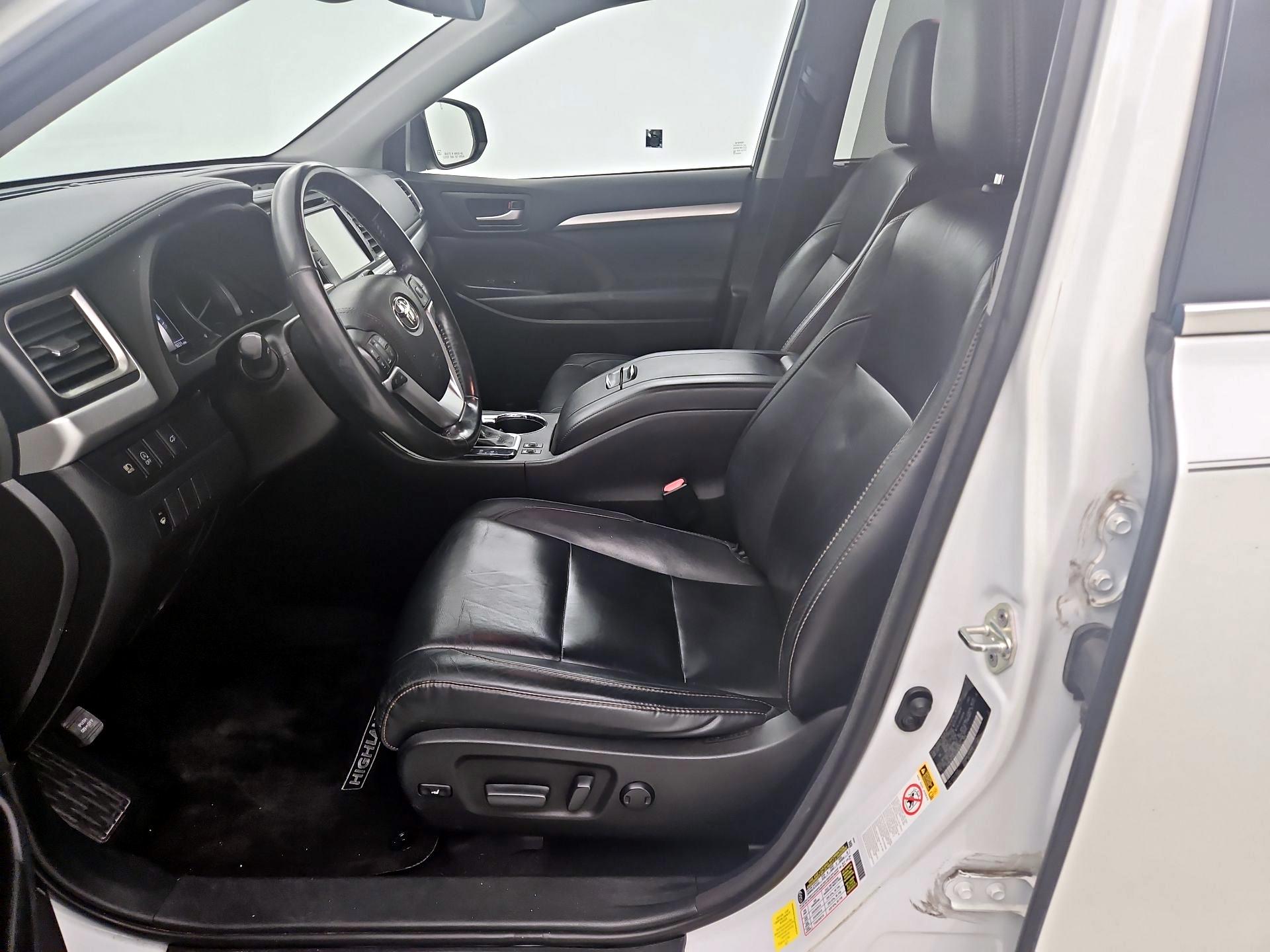 Thumbnail: 2018 Toyota Highlander - 11