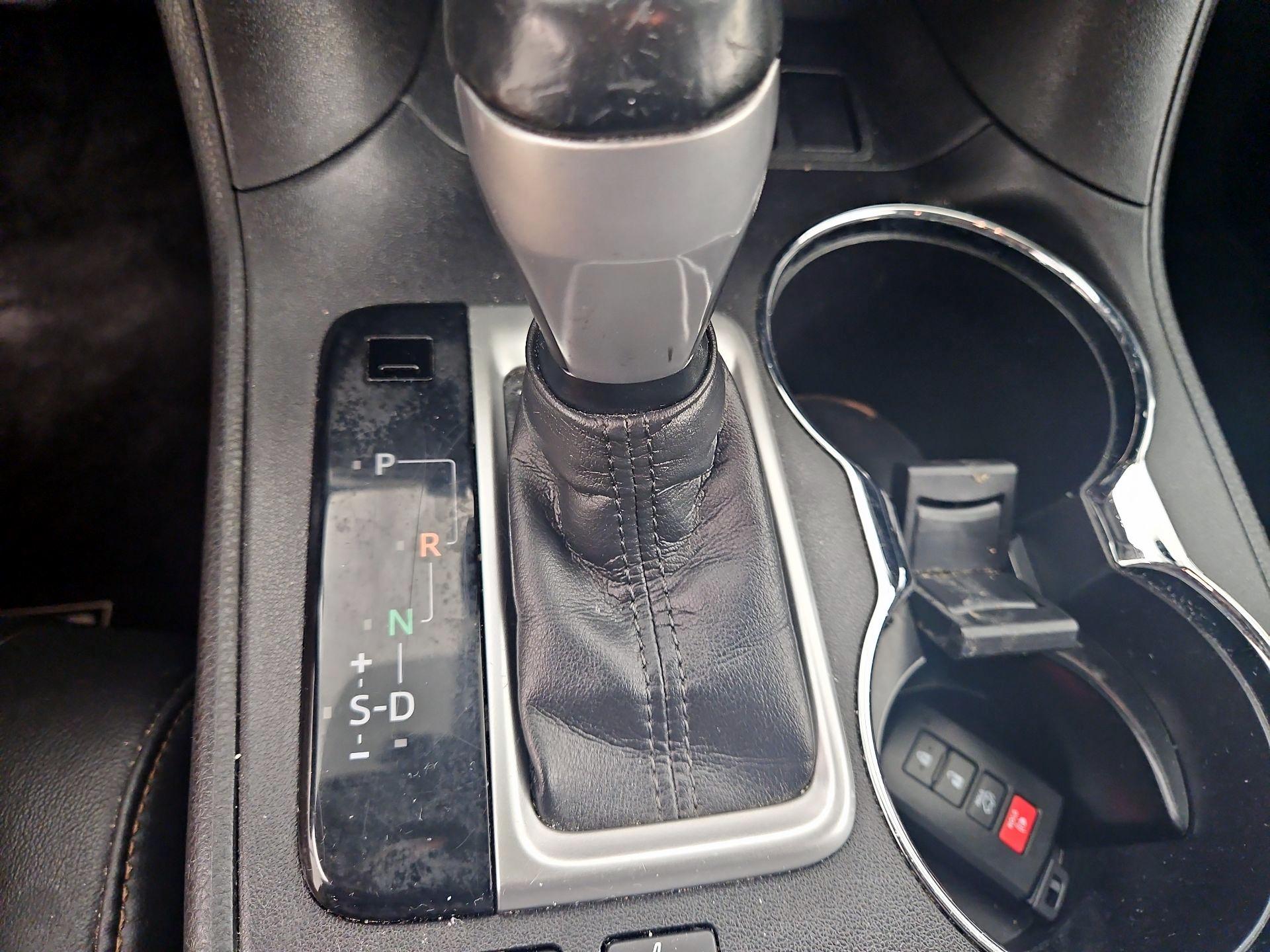 Thumbnail: 2018 Toyota Highlander - 18