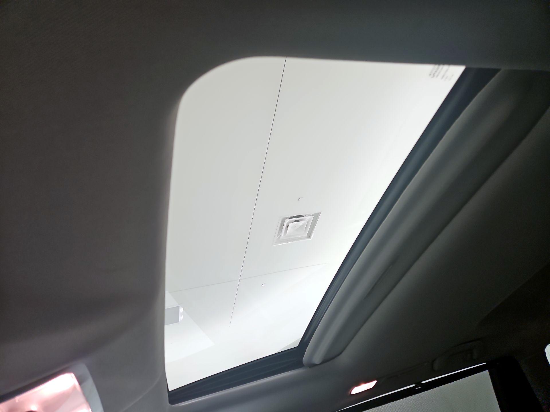 Thumbnail: 2018 Toyota Highlander - 20