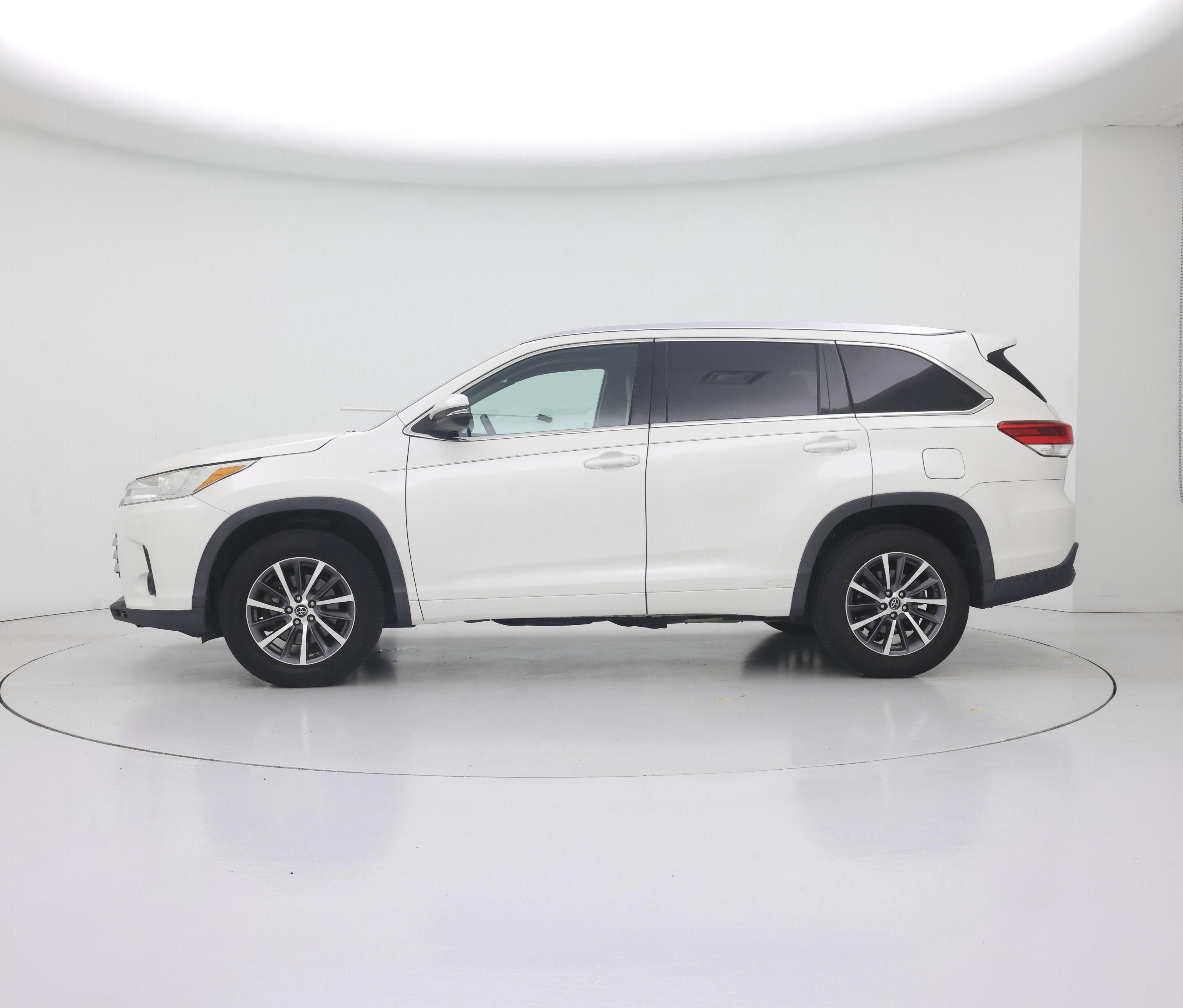 Thumbnail: 2018 Toyota Highlander - 3
