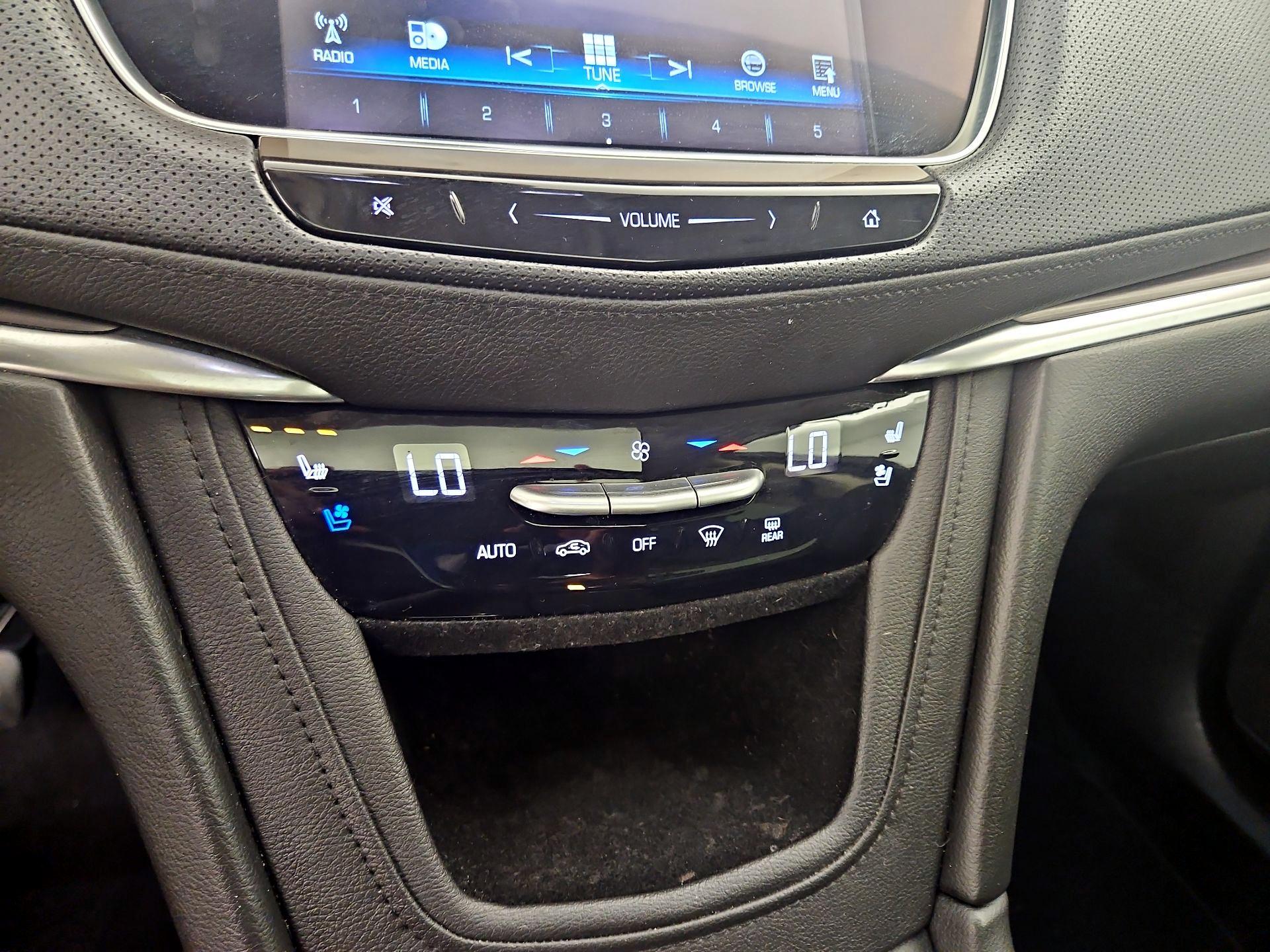 Thumbnail: 2018 Cadillac XT5 - 17