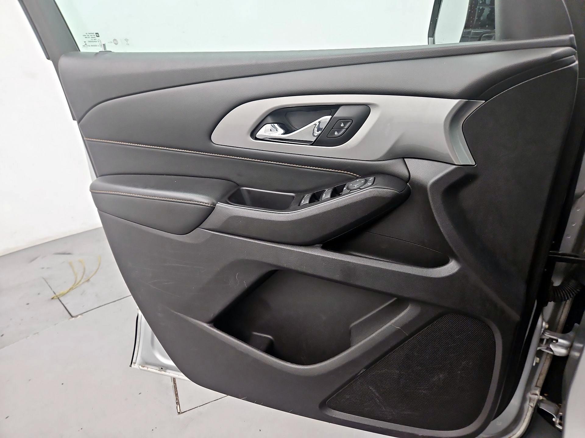Thumbnail: 2018 Chevrolet Traverse - 12