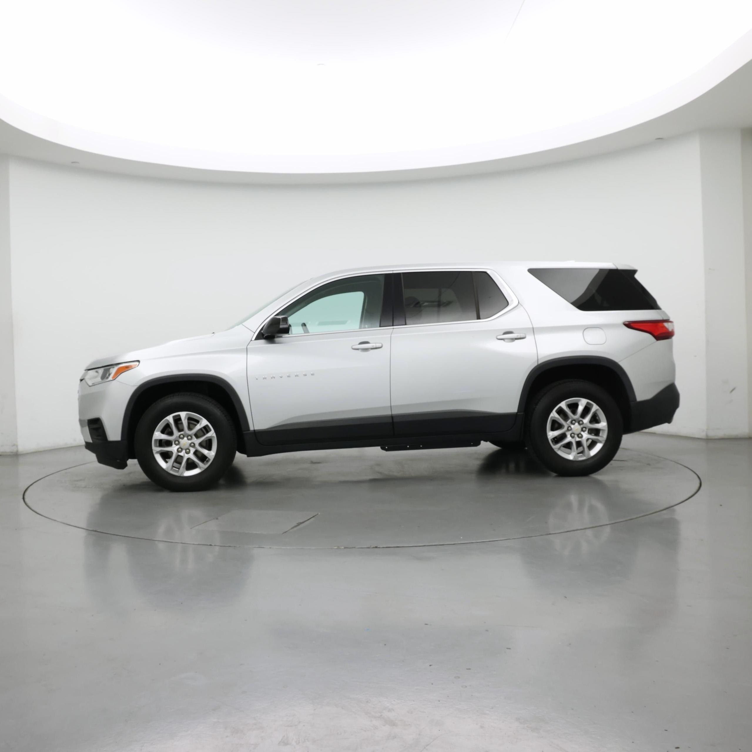 Thumbnail: 2018 Chevrolet Traverse - 3