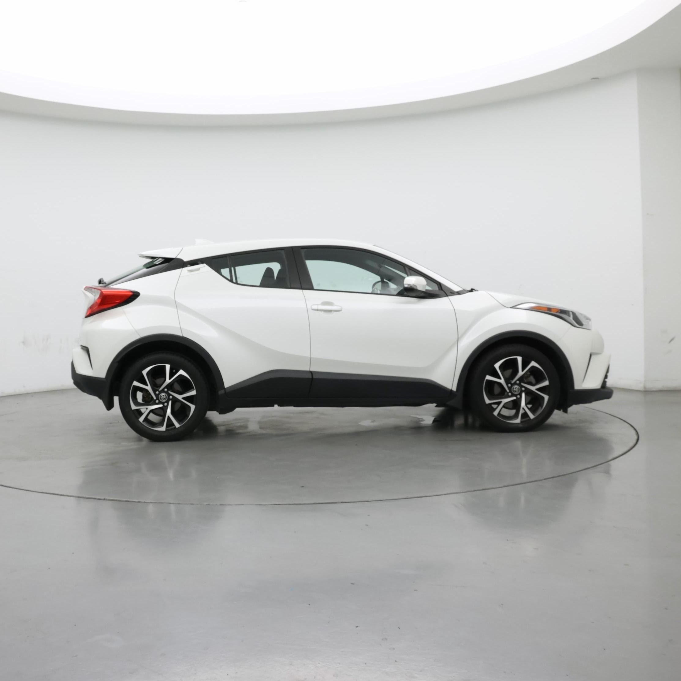 Thumbnail: 2018 Toyota C-HR - 7