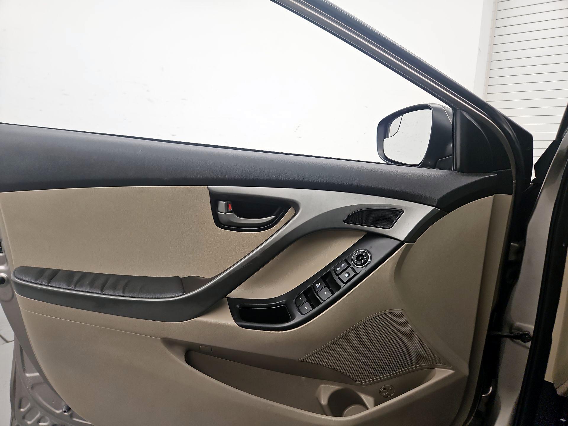 Thumbnail: 2015 Hyundai Elantra - 12