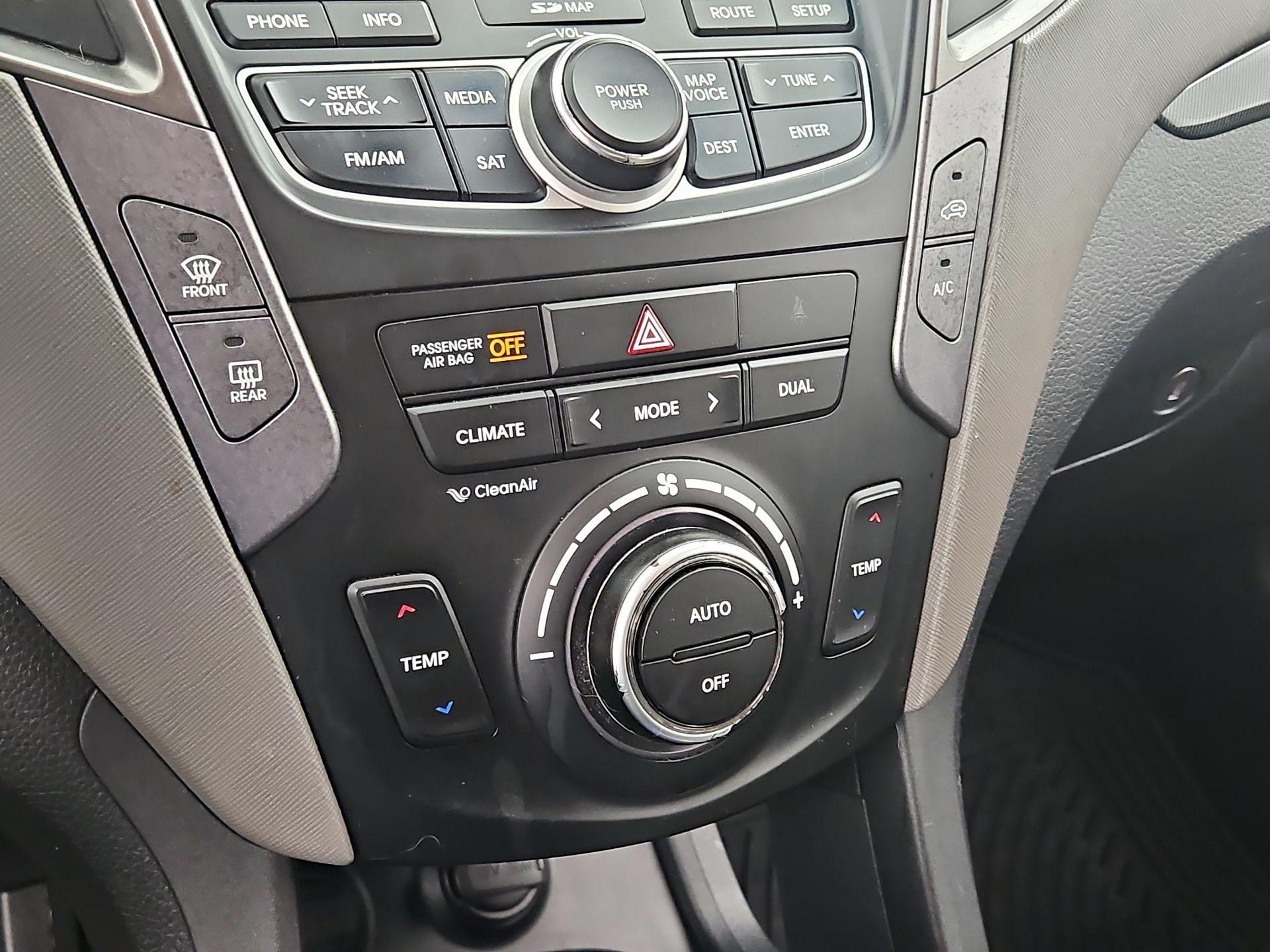 Thumbnail: 2014 Hyundai Santa Fe - 17