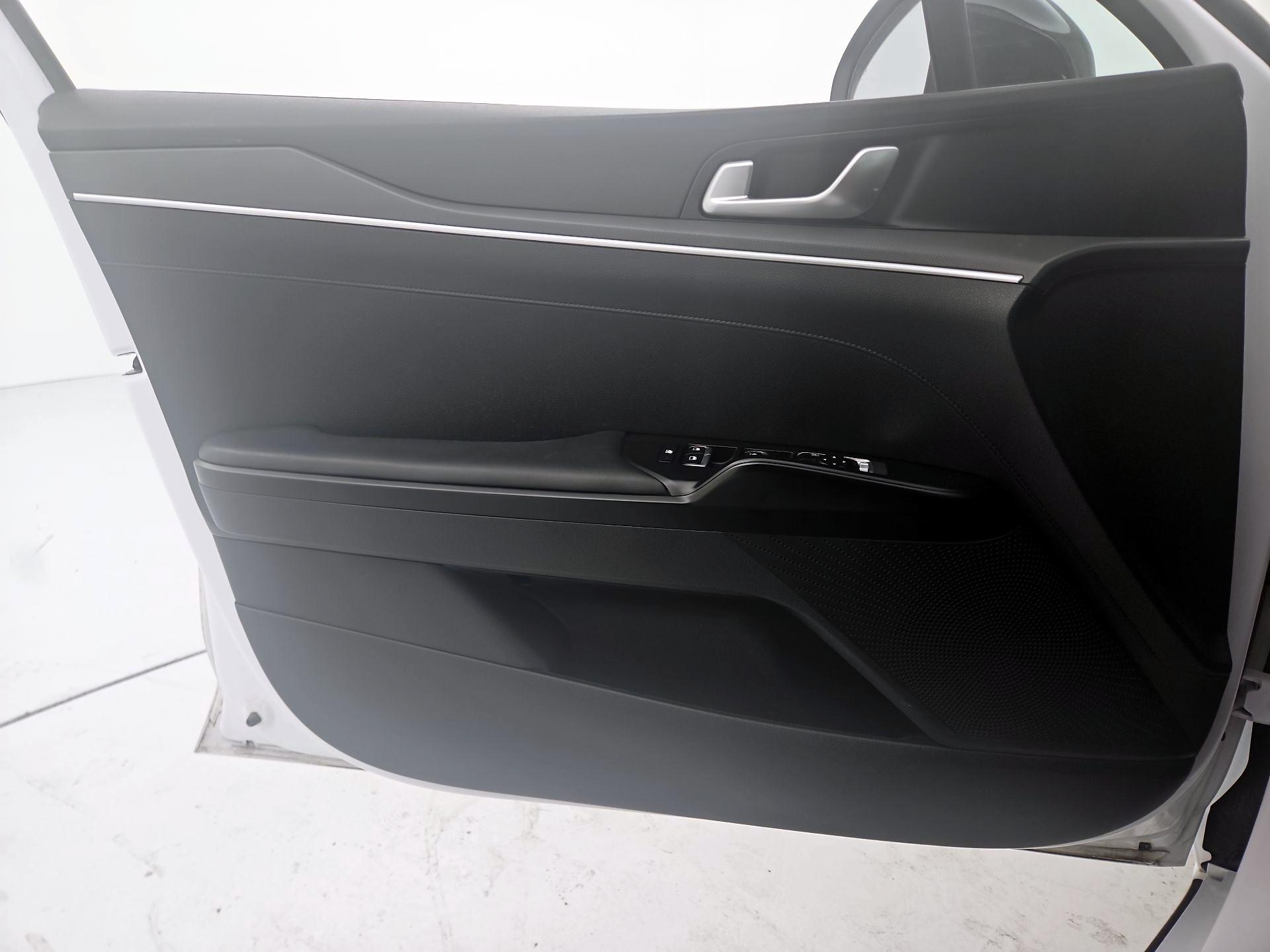 Thumbnail: 2022 Kia K5 - 12