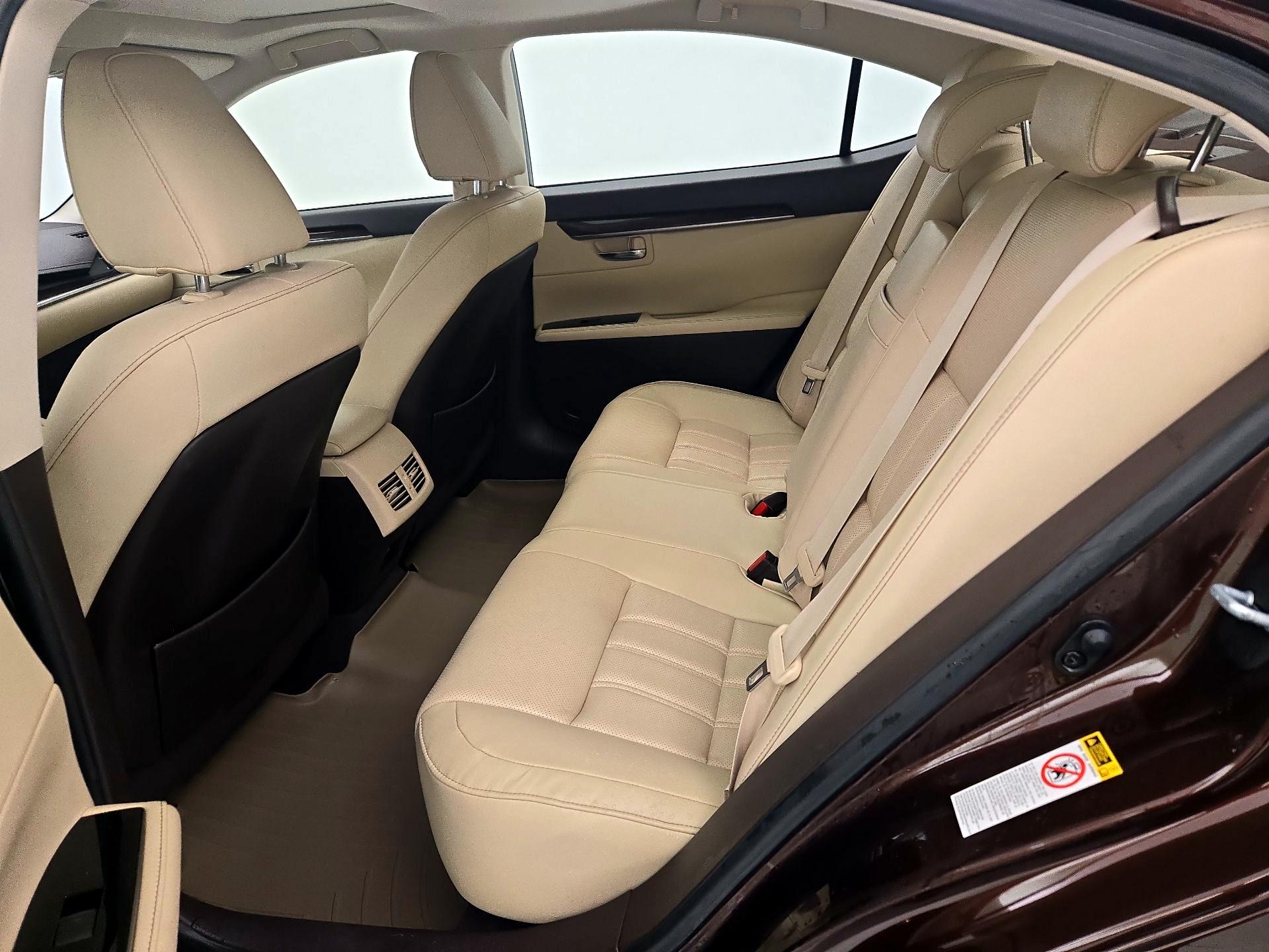 Thumbnail: 2017 Lexus ES - 19