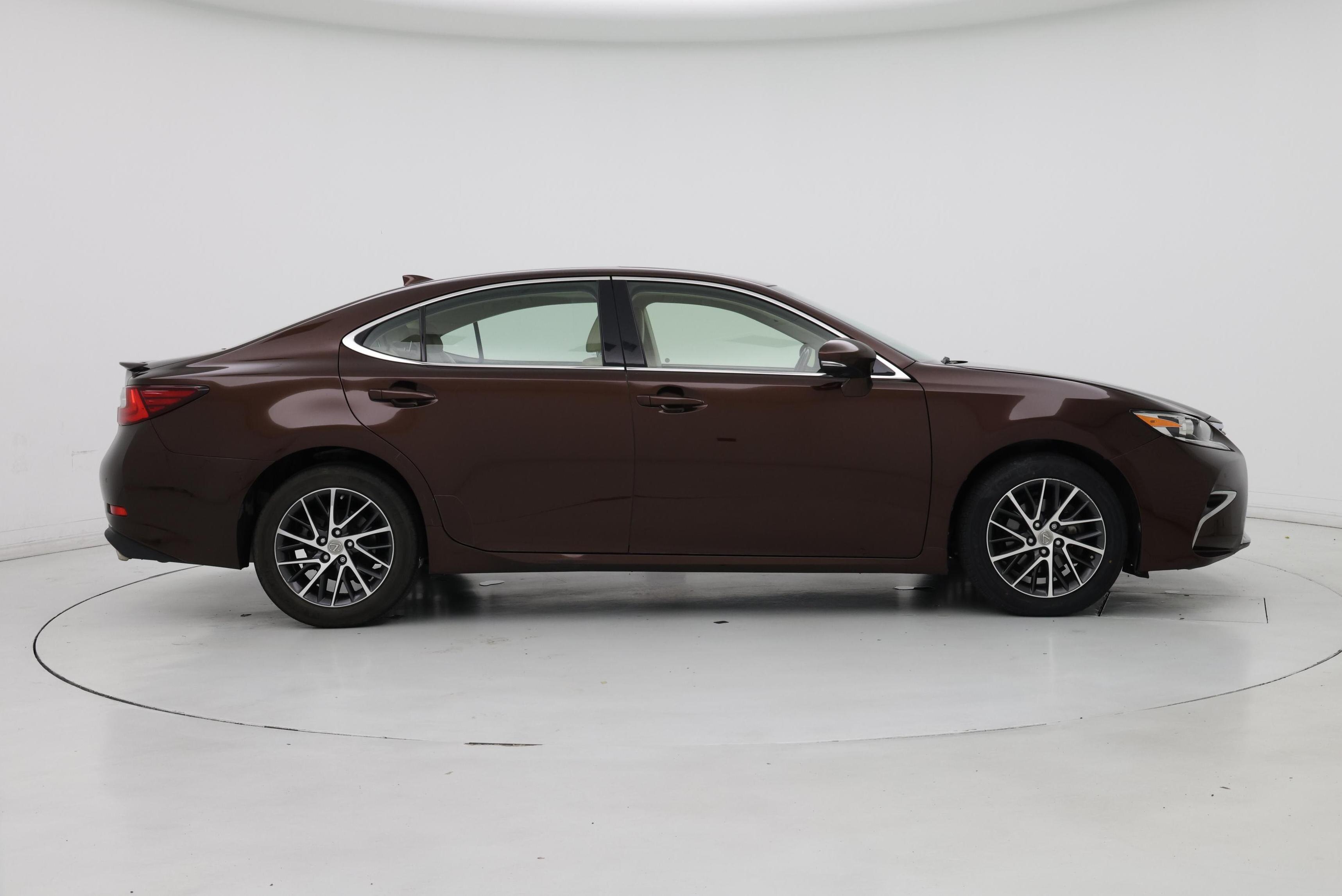 Thumbnail: 2017 Lexus ES - 7