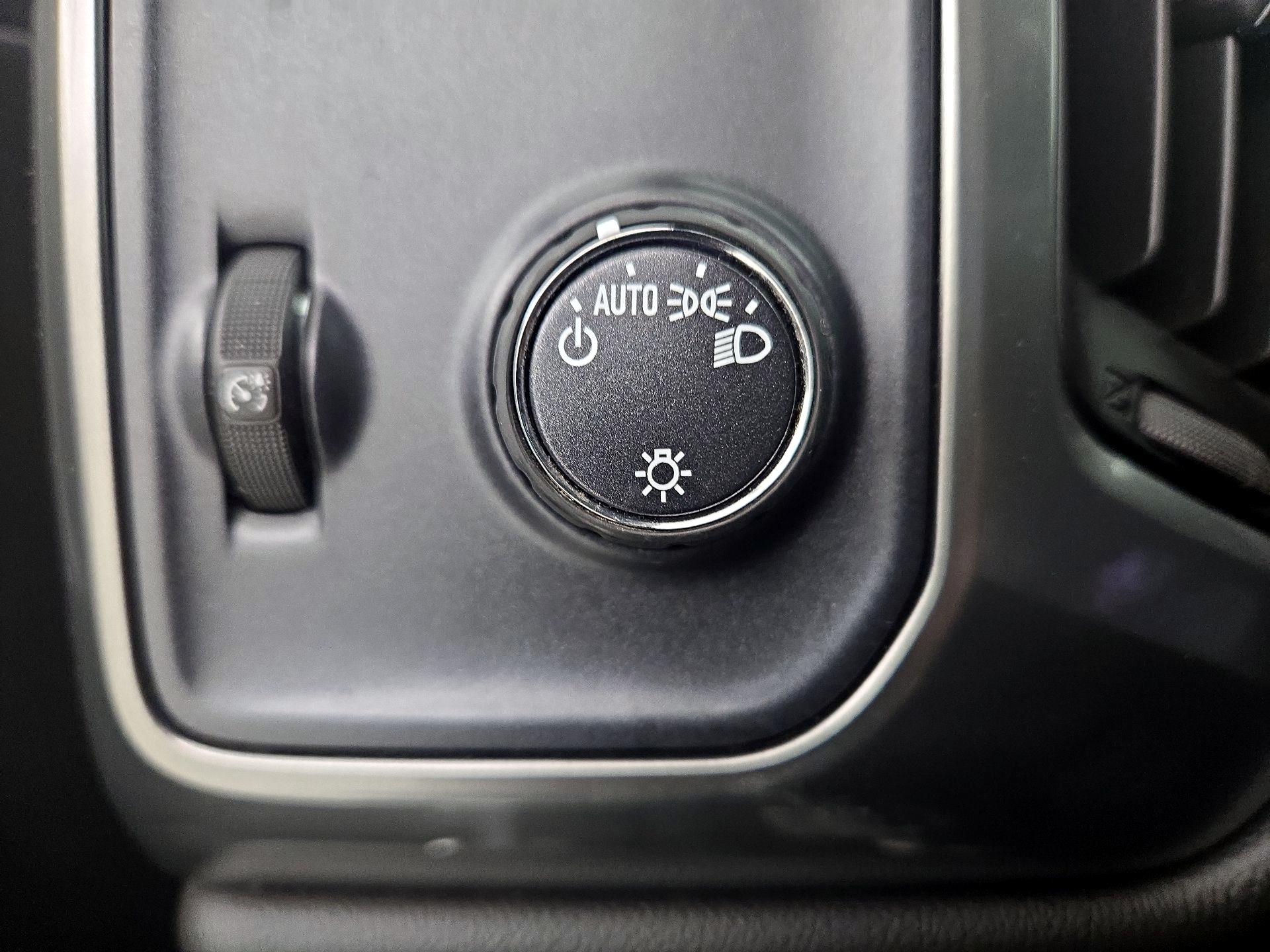 Thumbnail: 2019 Chevrolet Silverado 1500 - 13