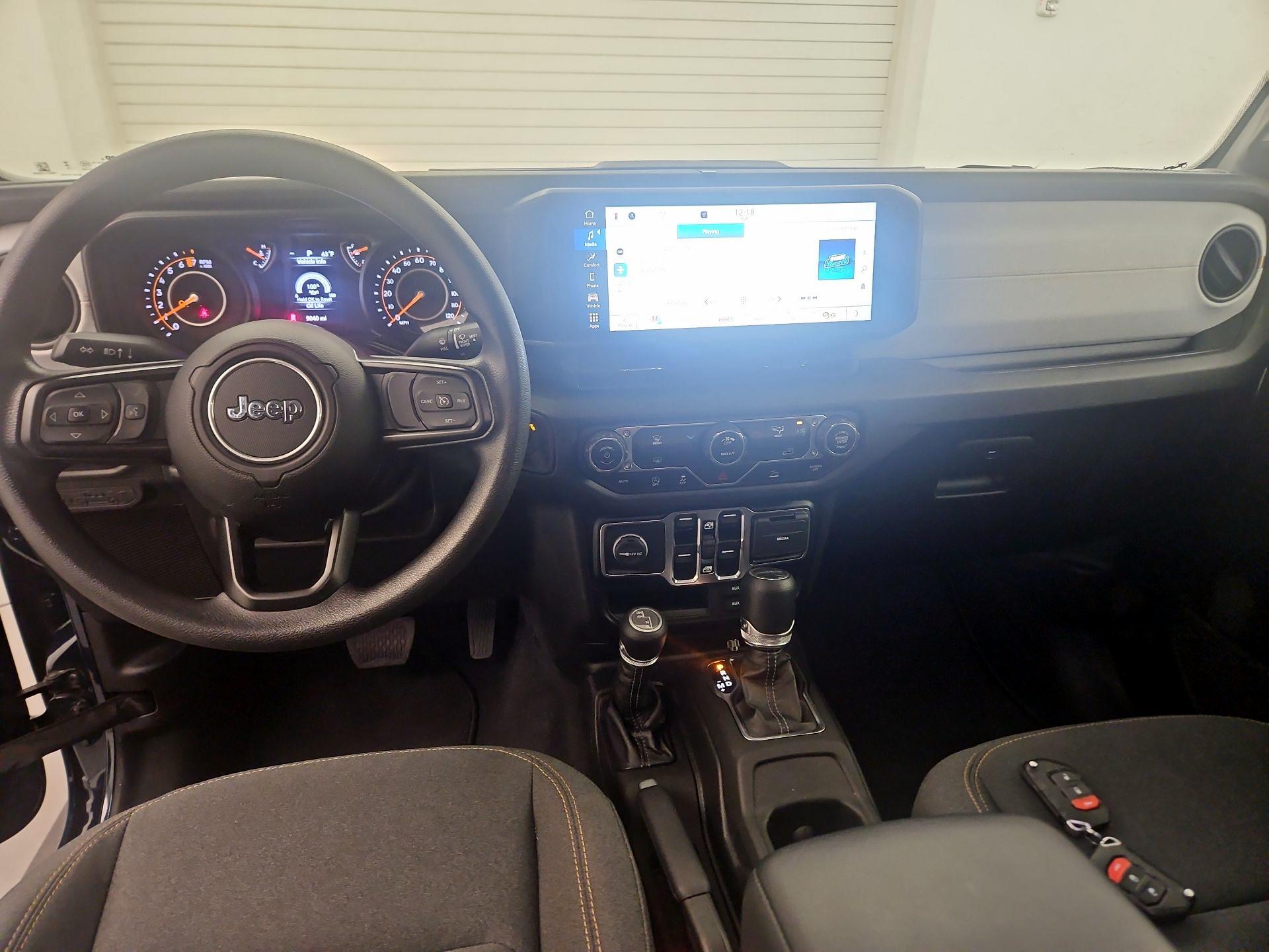 Thumbnail: 2025 Jeep Gladiator - 9