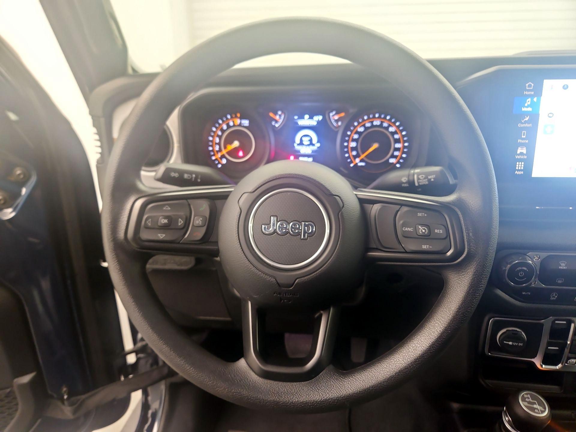 Thumbnail: 2025 Jeep Gladiator - 10