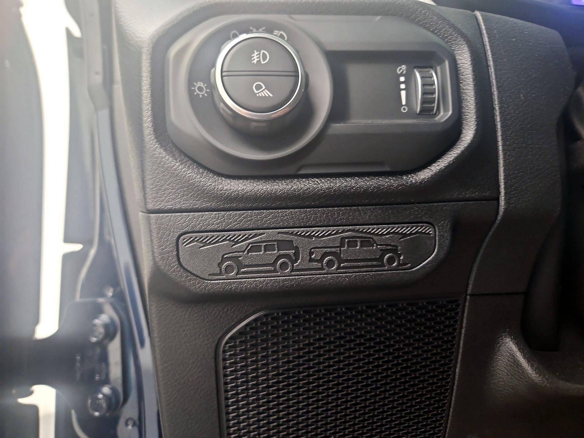 Thumbnail: 2025 Jeep Gladiator - 13