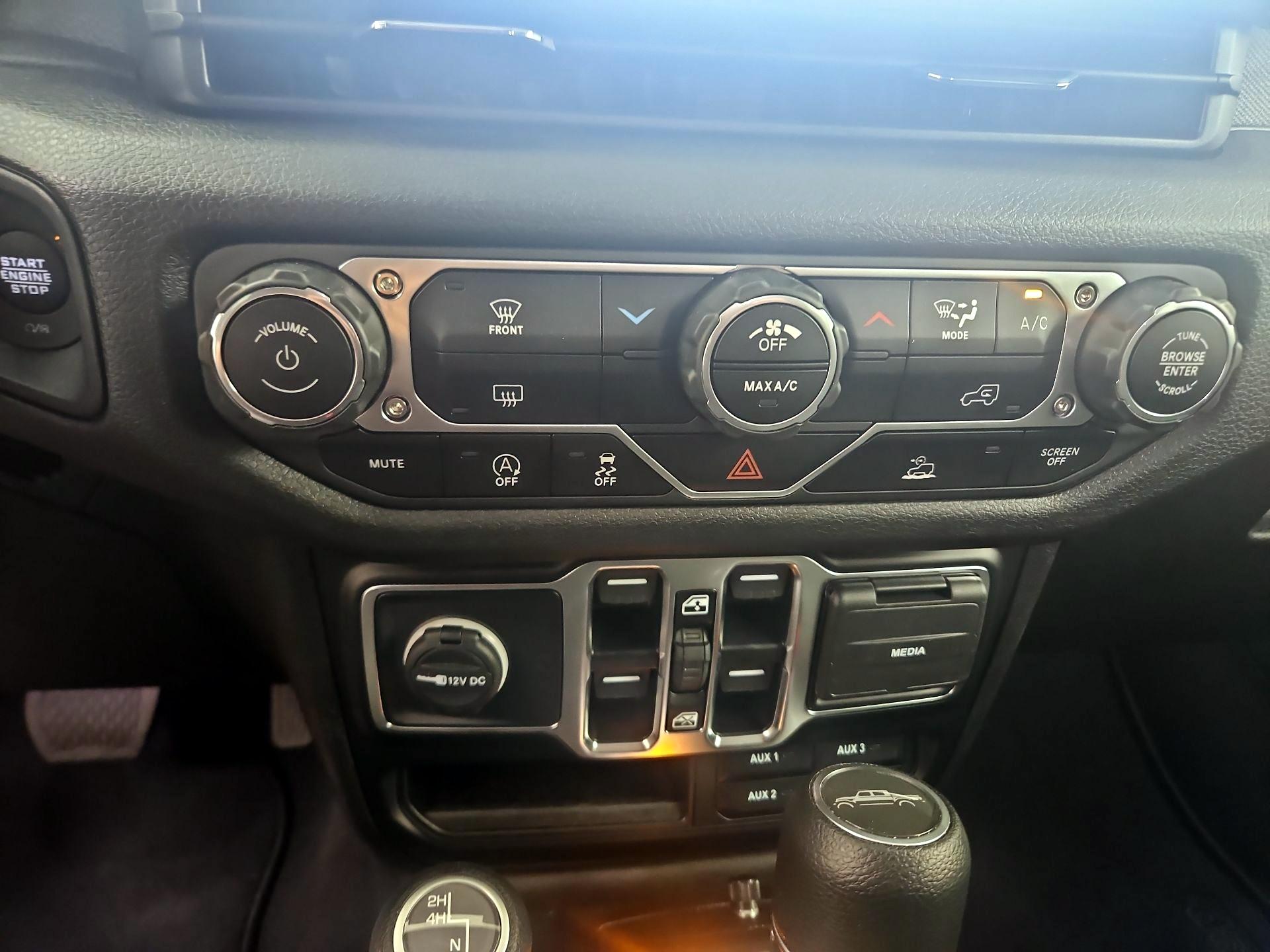 Thumbnail: 2025 Jeep Gladiator - 16