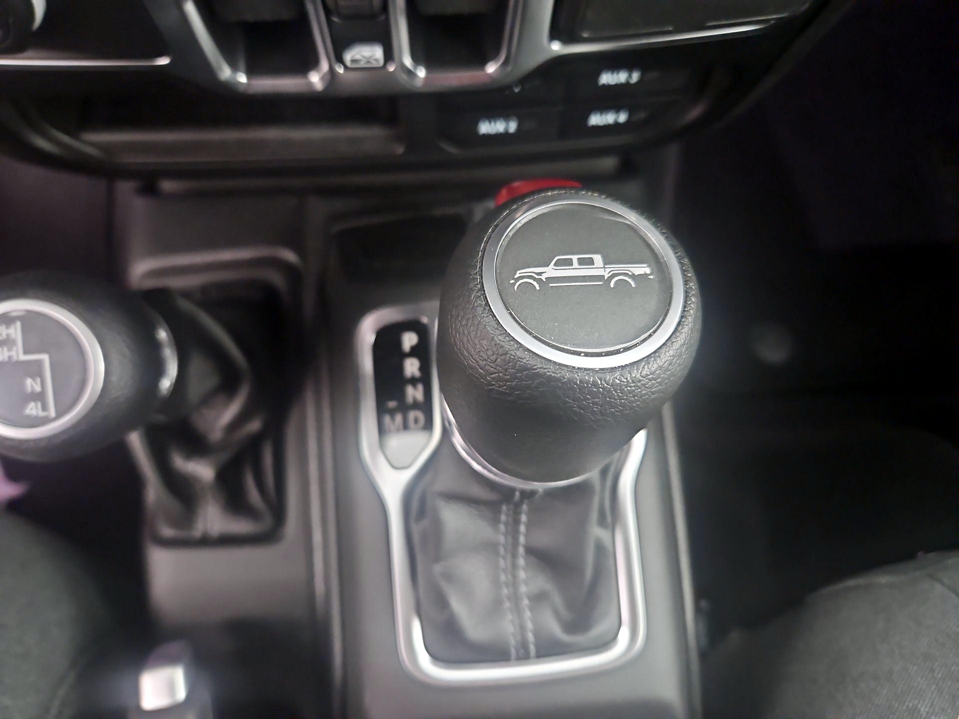 Thumbnail: 2025 Jeep Gladiator - 17