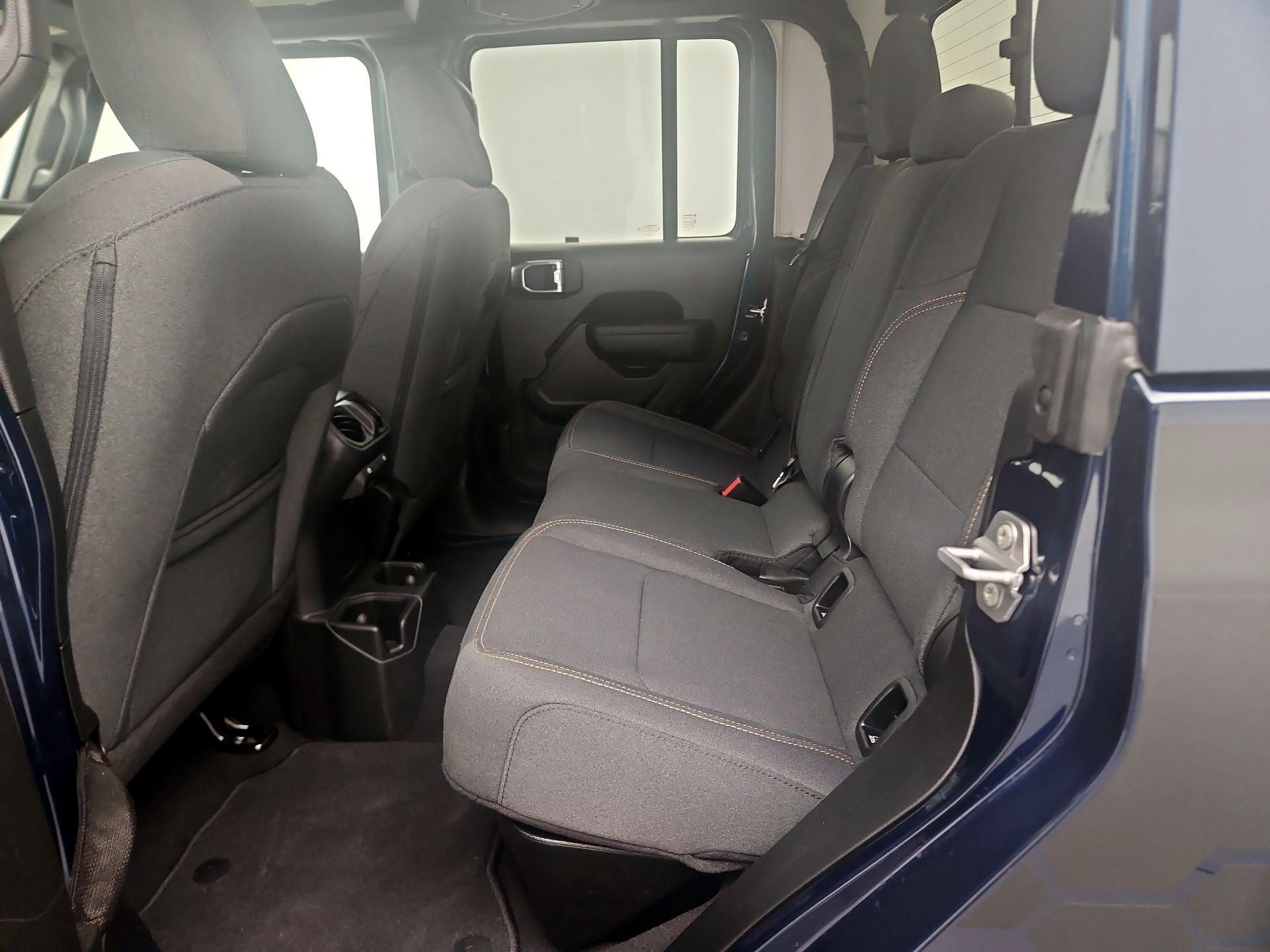 Thumbnail: 2025 Jeep Gladiator - 18