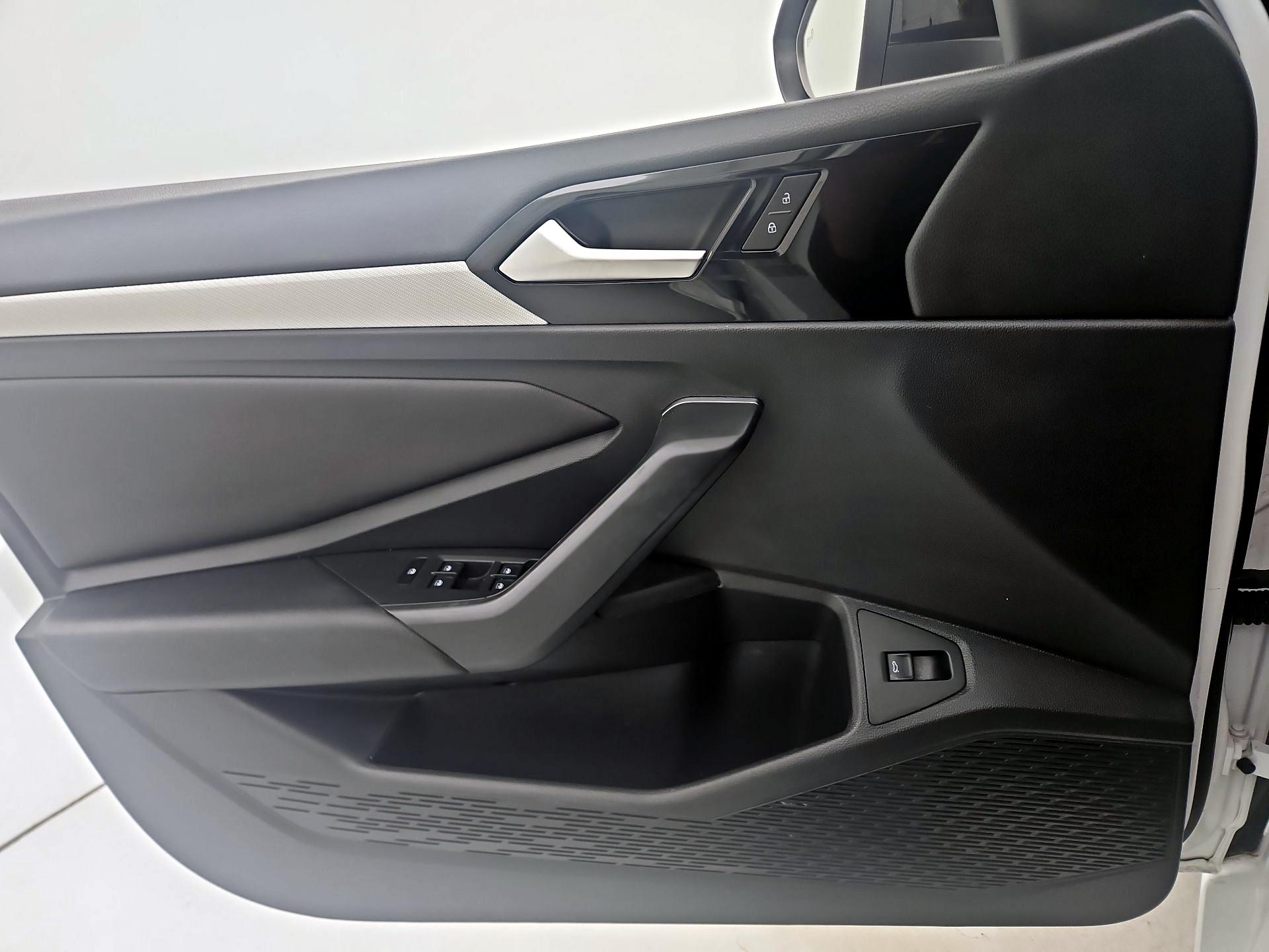 Thumbnail: 2019 Volkswagen Jetta - 12