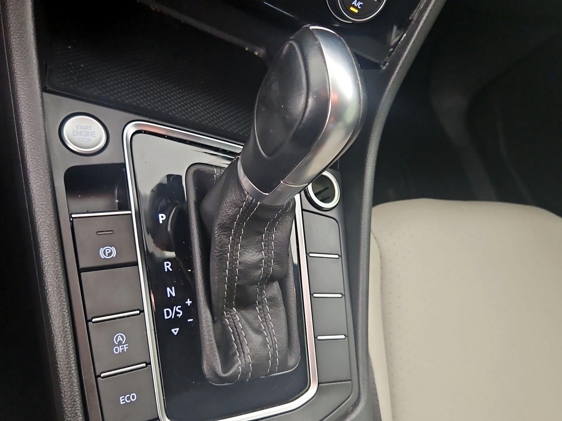 Thumbnail: 2019 Volkswagen Jetta - 17