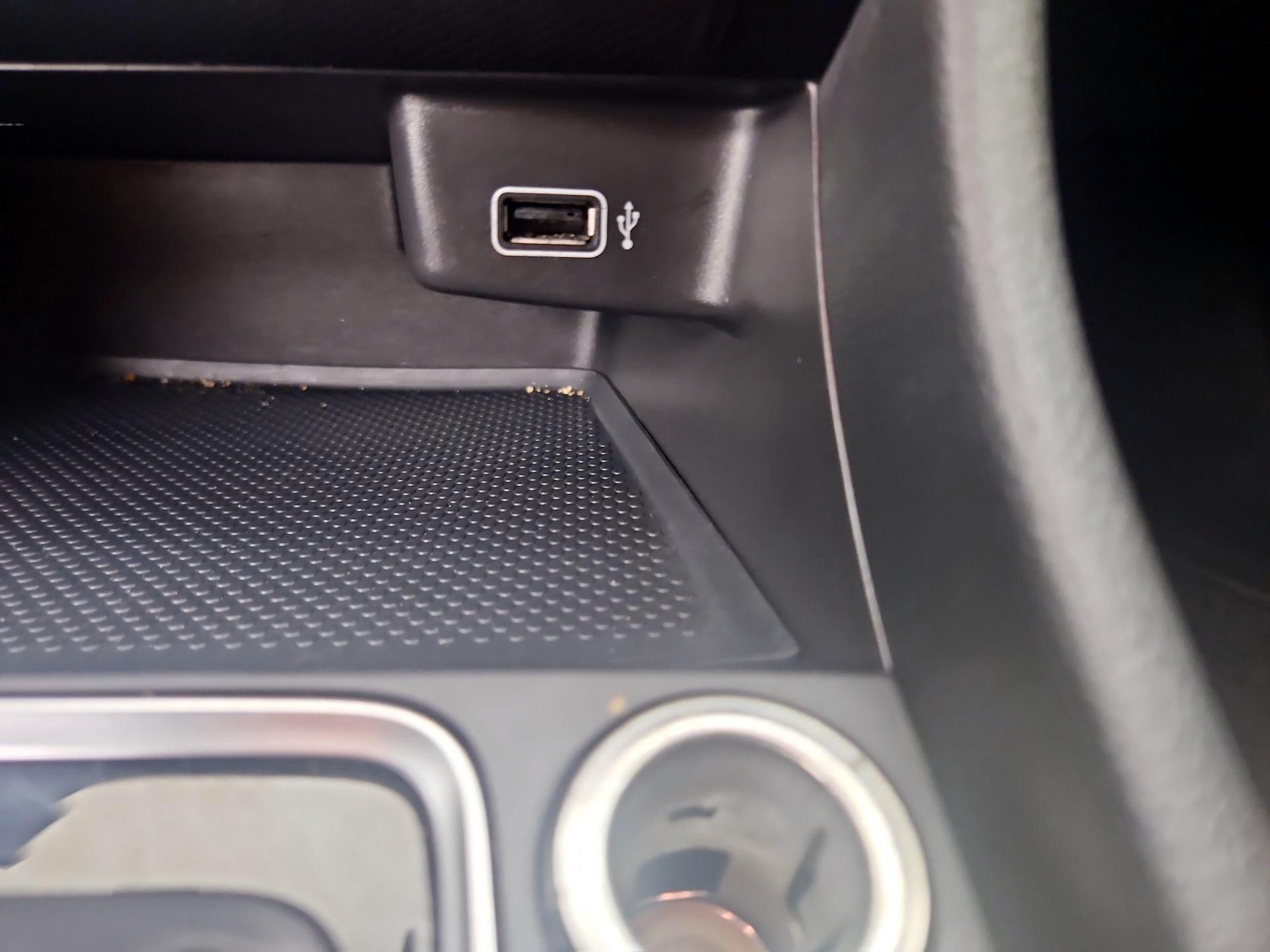 Thumbnail: 2019 Volkswagen Jetta - 18