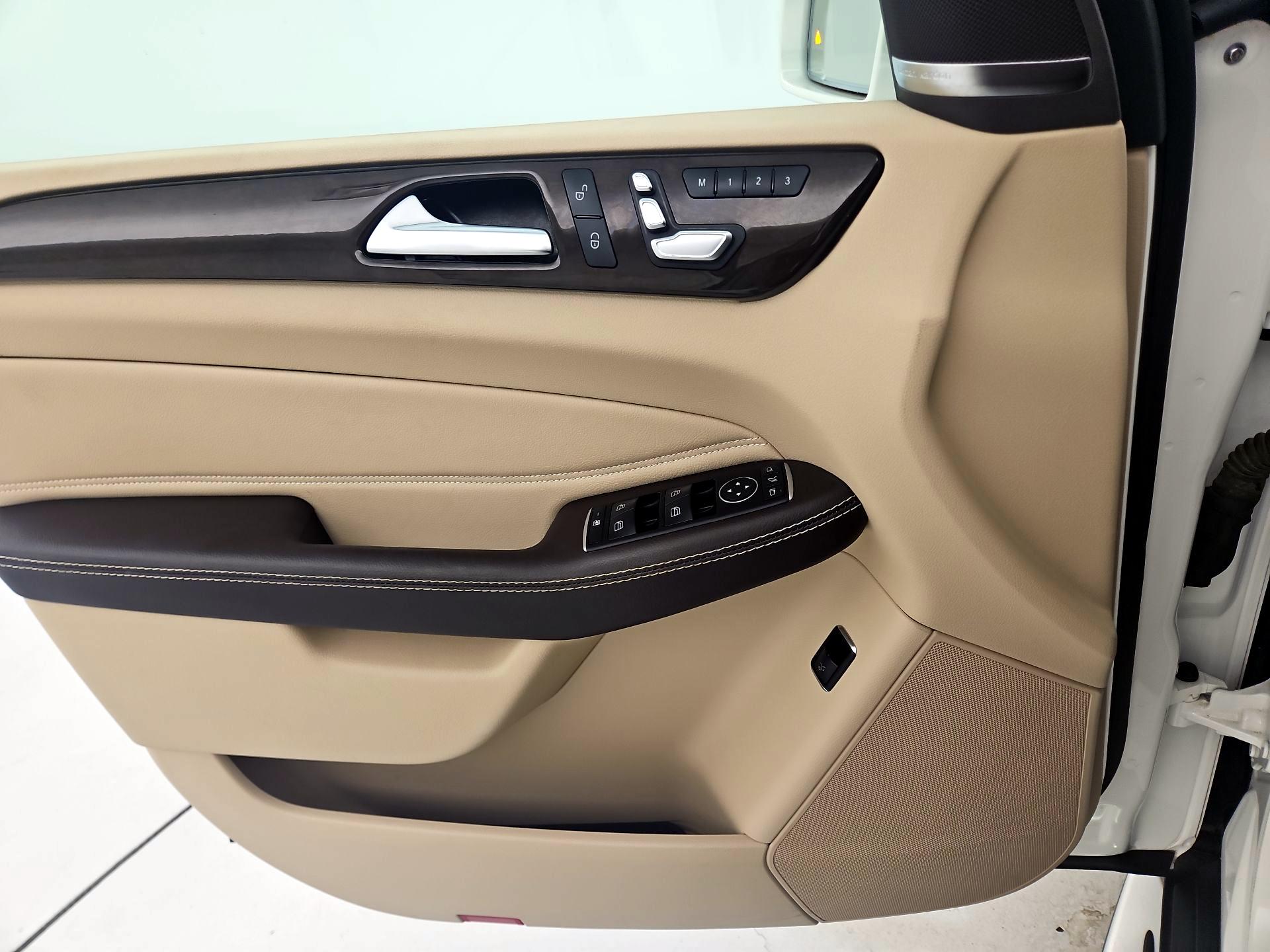 Thumbnail: 2017 Mercedes-Benz GLE - 12