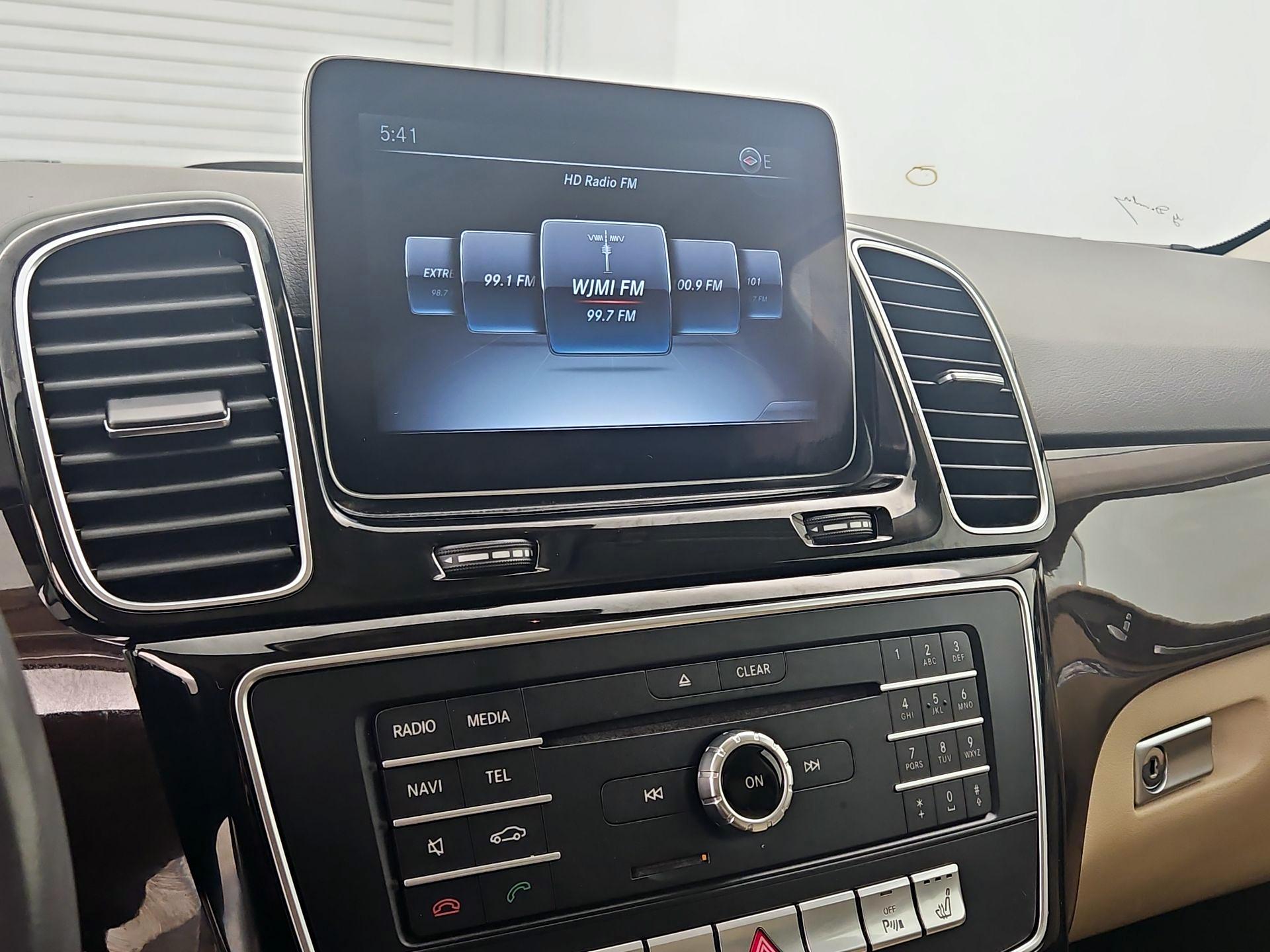 Thumbnail: 2017 Mercedes-Benz GLE - 16