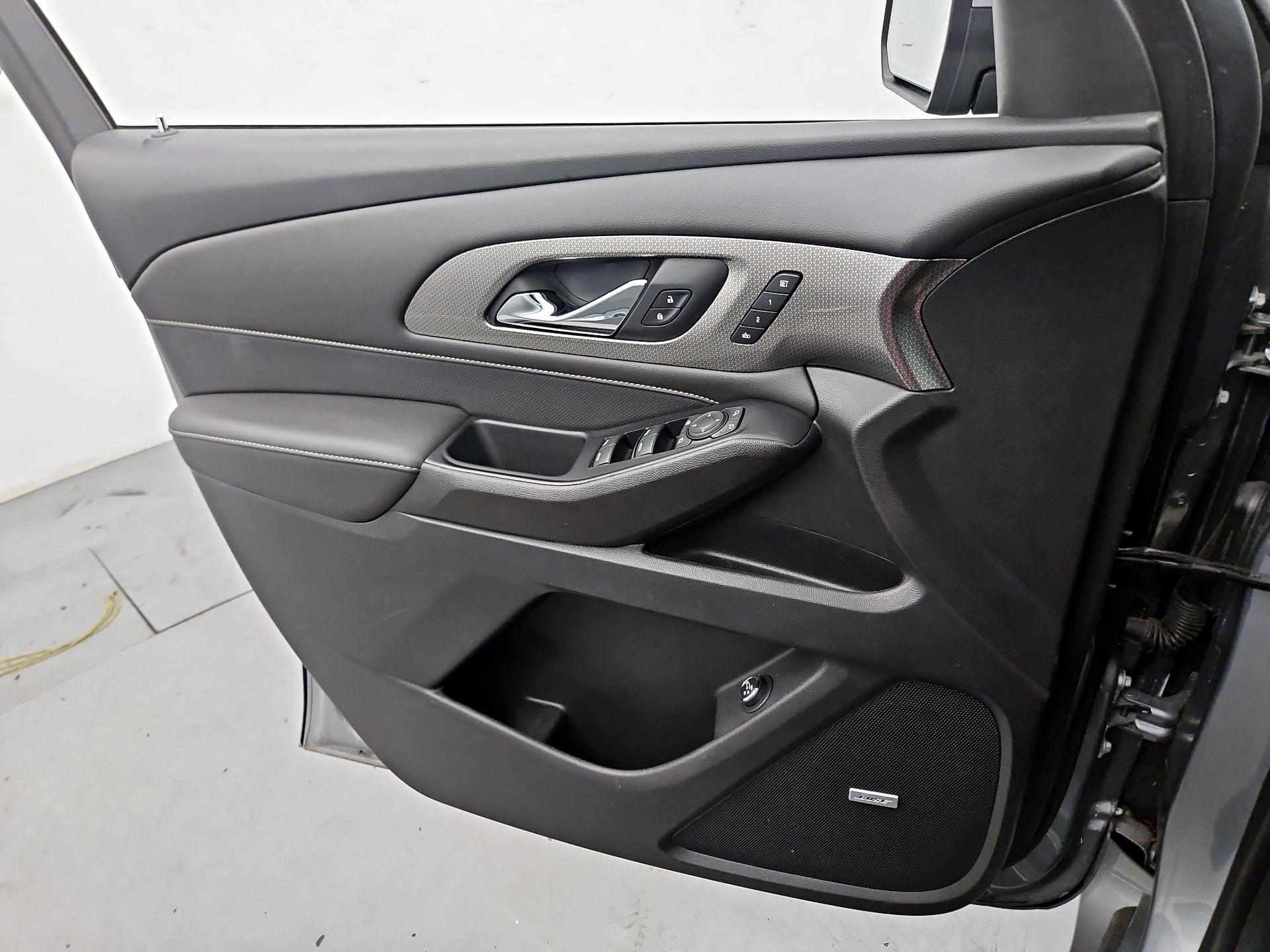 Thumbnail: 2023 Chevrolet Traverse - 12