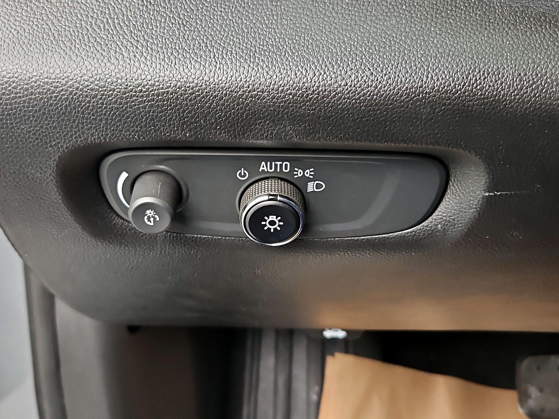 Thumbnail: 2023 Chevrolet Traverse - 13