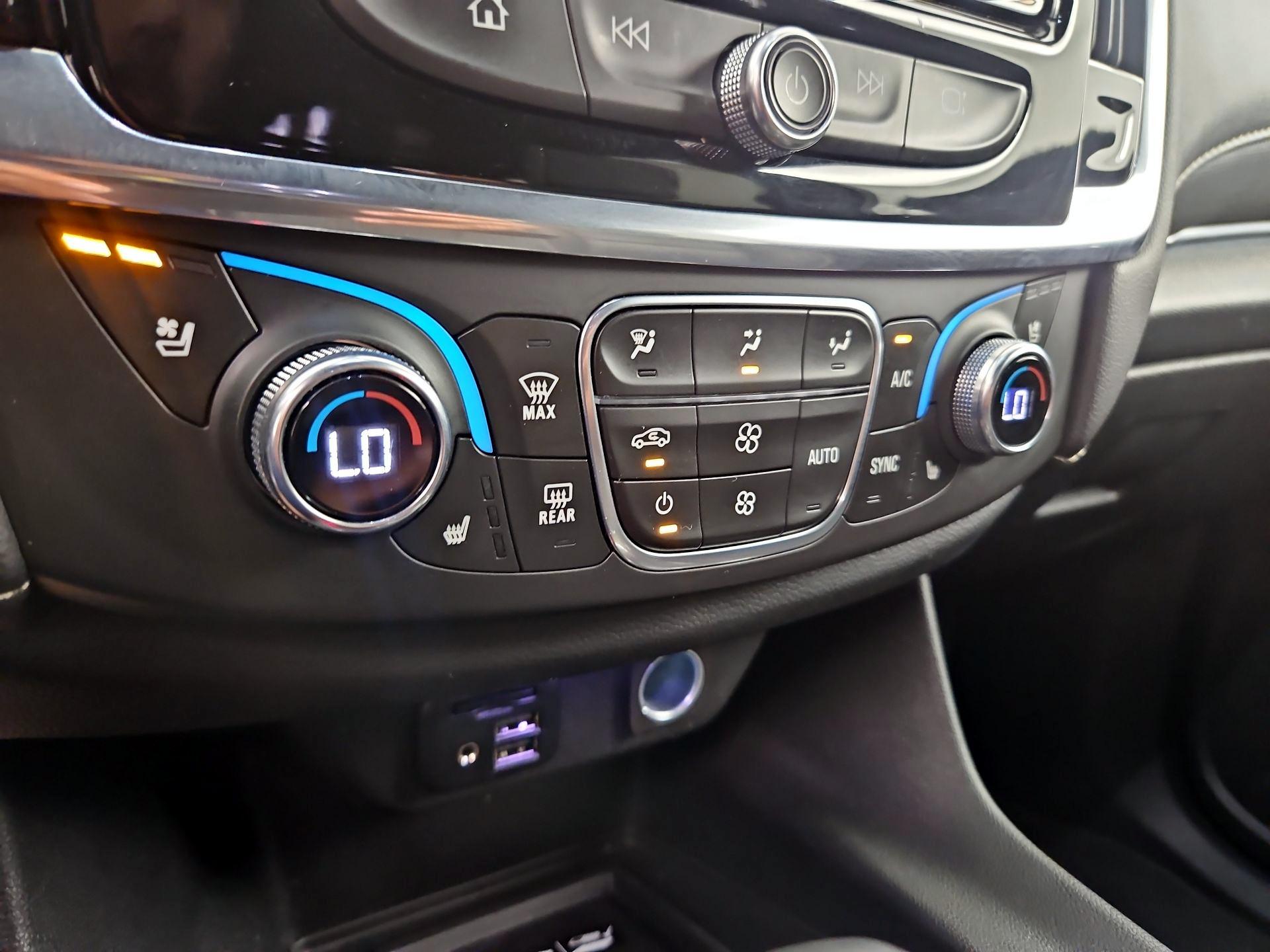 Thumbnail: 2023 Chevrolet Traverse - 16