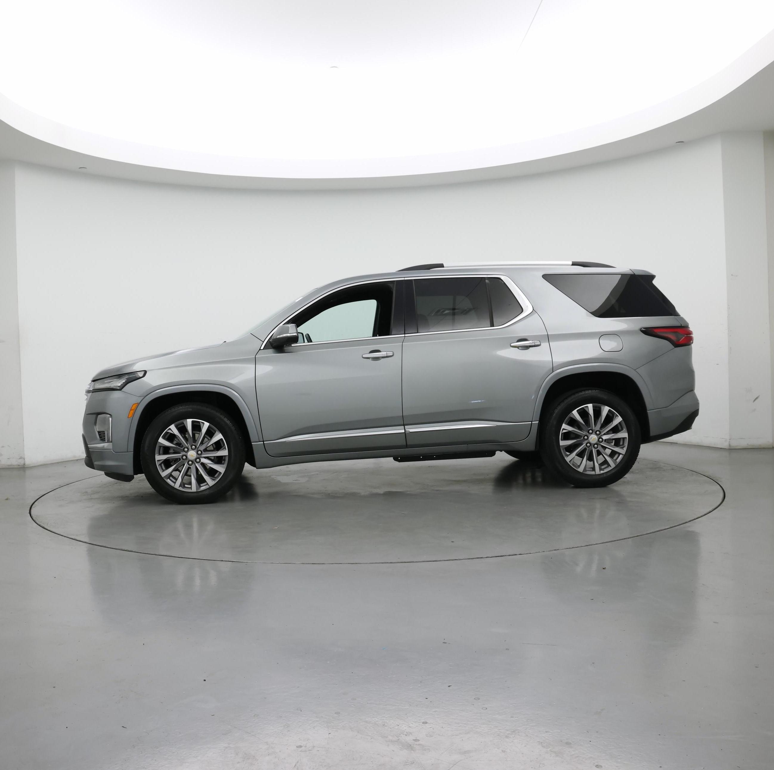 Thumbnail: 2023 Chevrolet Traverse - 3