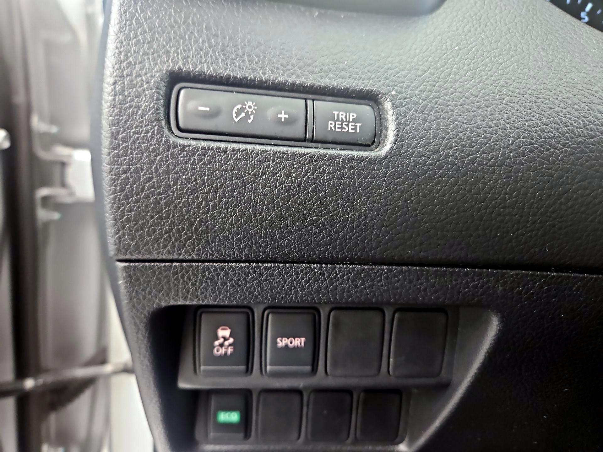 Thumbnail: 2016 Nissan Rogue - 13