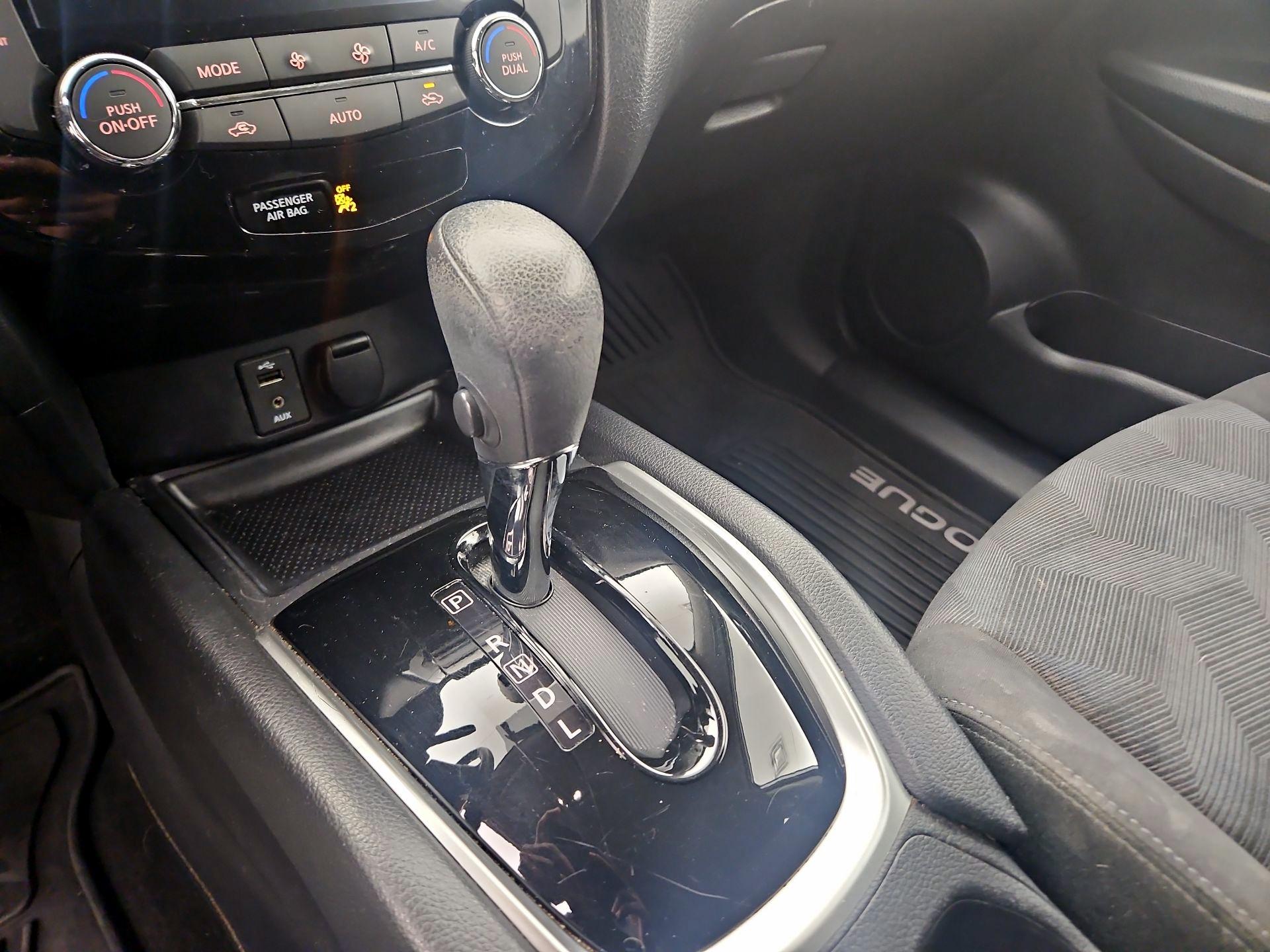 Thumbnail: 2016 Nissan Rogue - 17