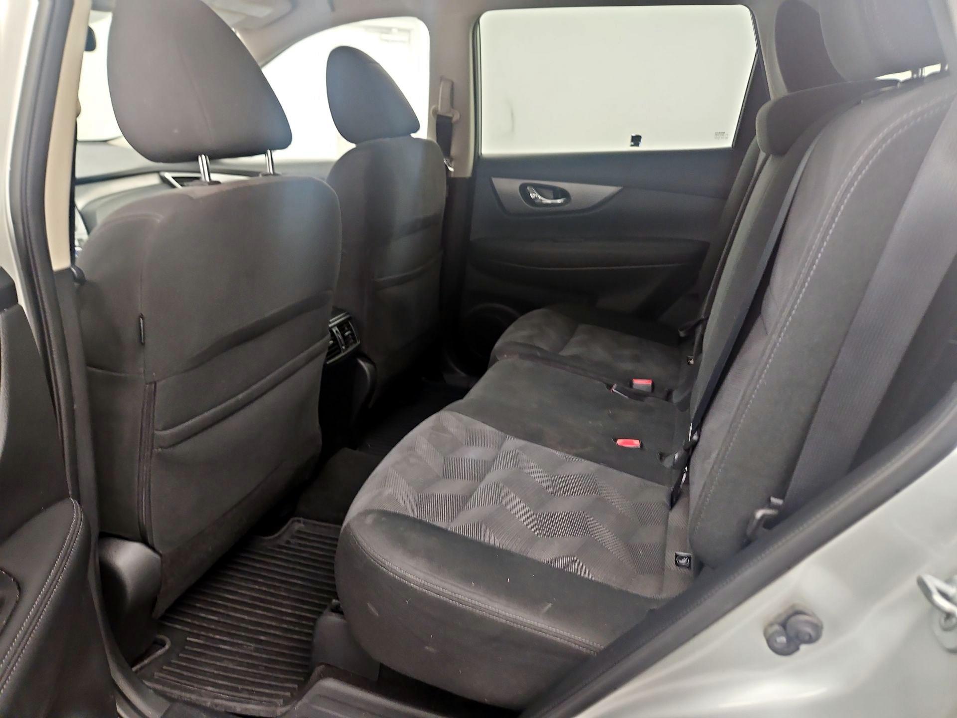 Thumbnail: 2016 Nissan Rogue - 19