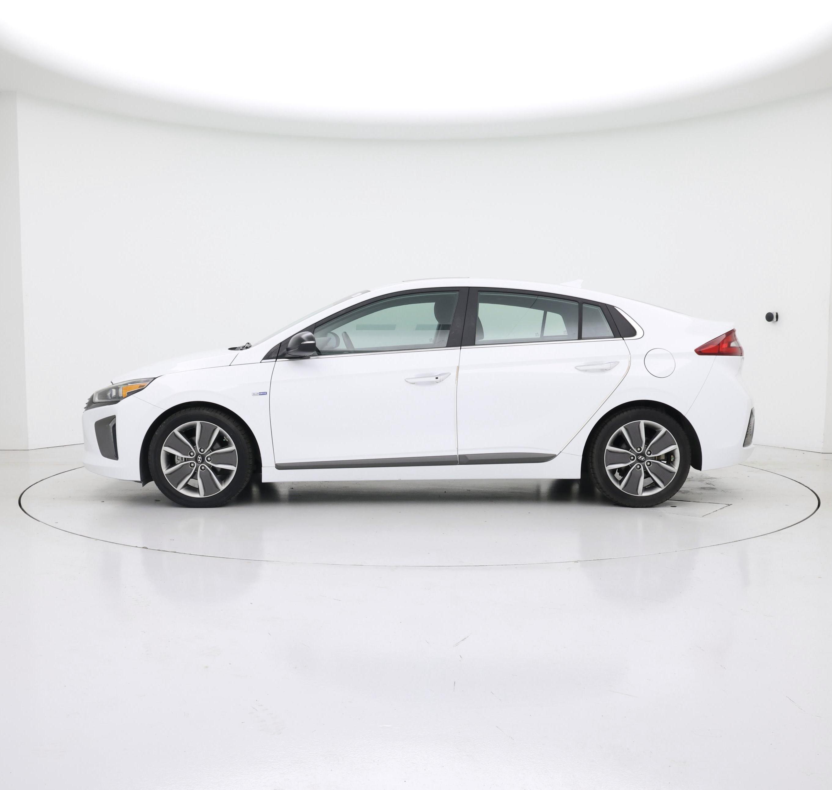 Thumbnail: 2019 Hyundai Ioniq - 3