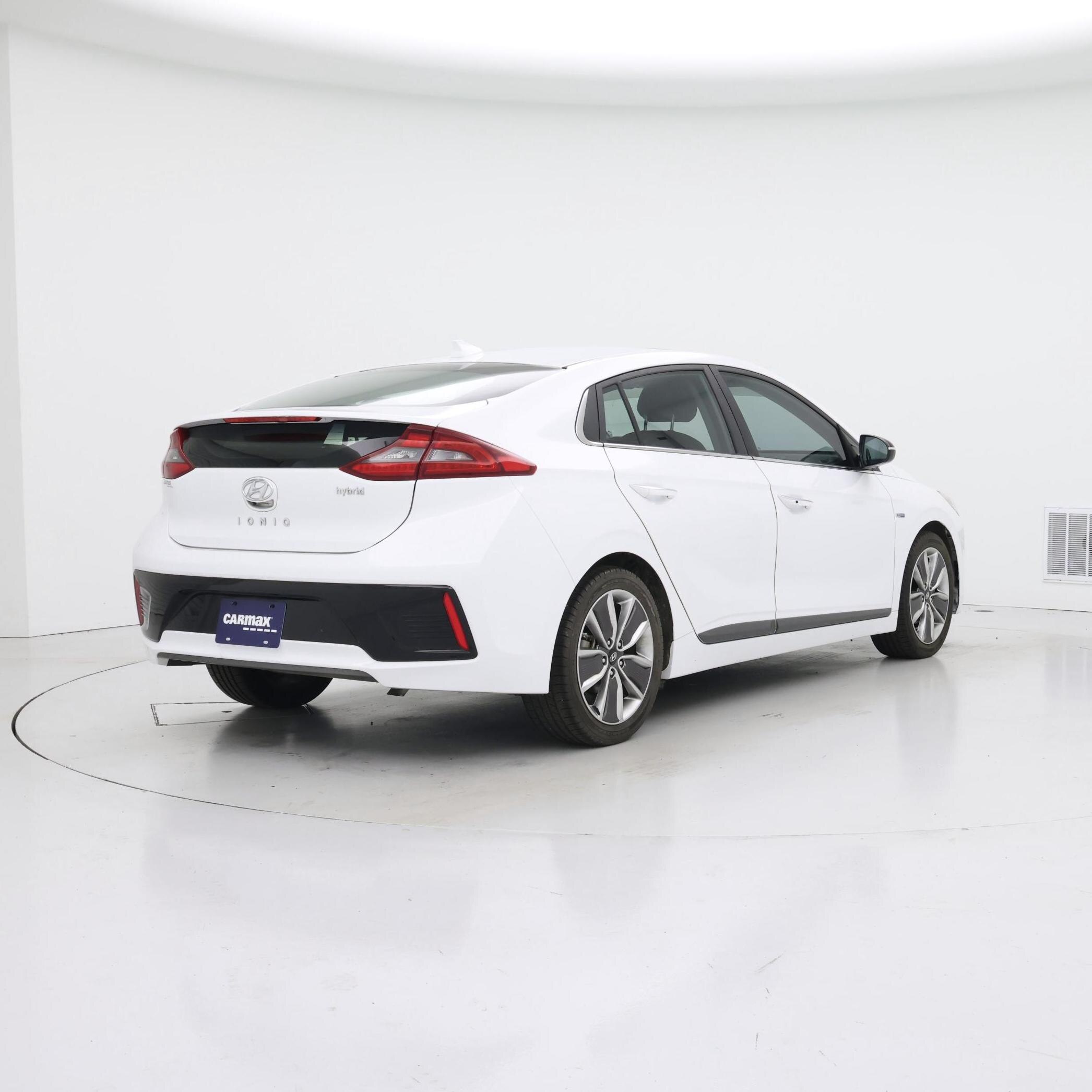 Thumbnail: 2019 Hyundai Ioniq - 8