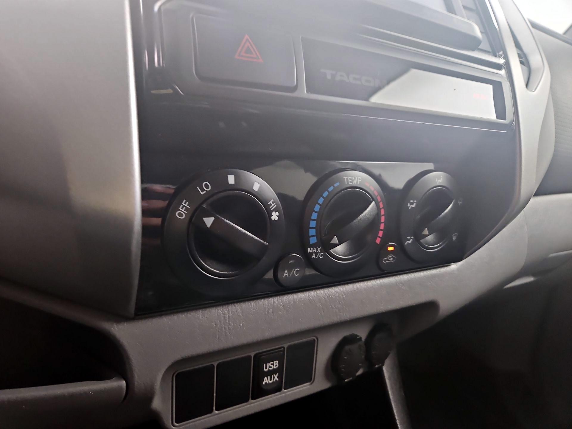 Thumbnail: 2015 Toyota Tacoma - 15