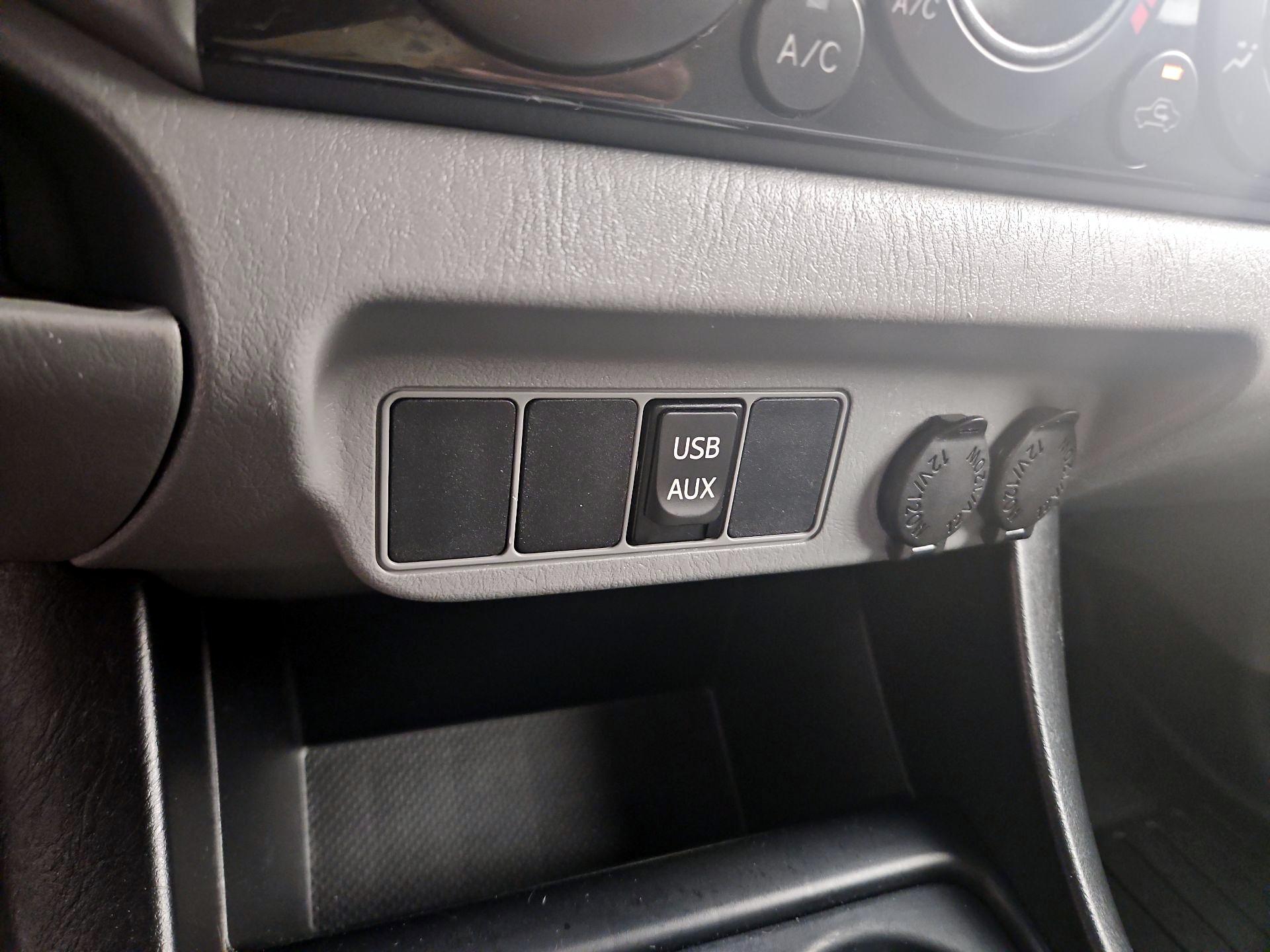 Thumbnail: 2015 Toyota Tacoma - 17