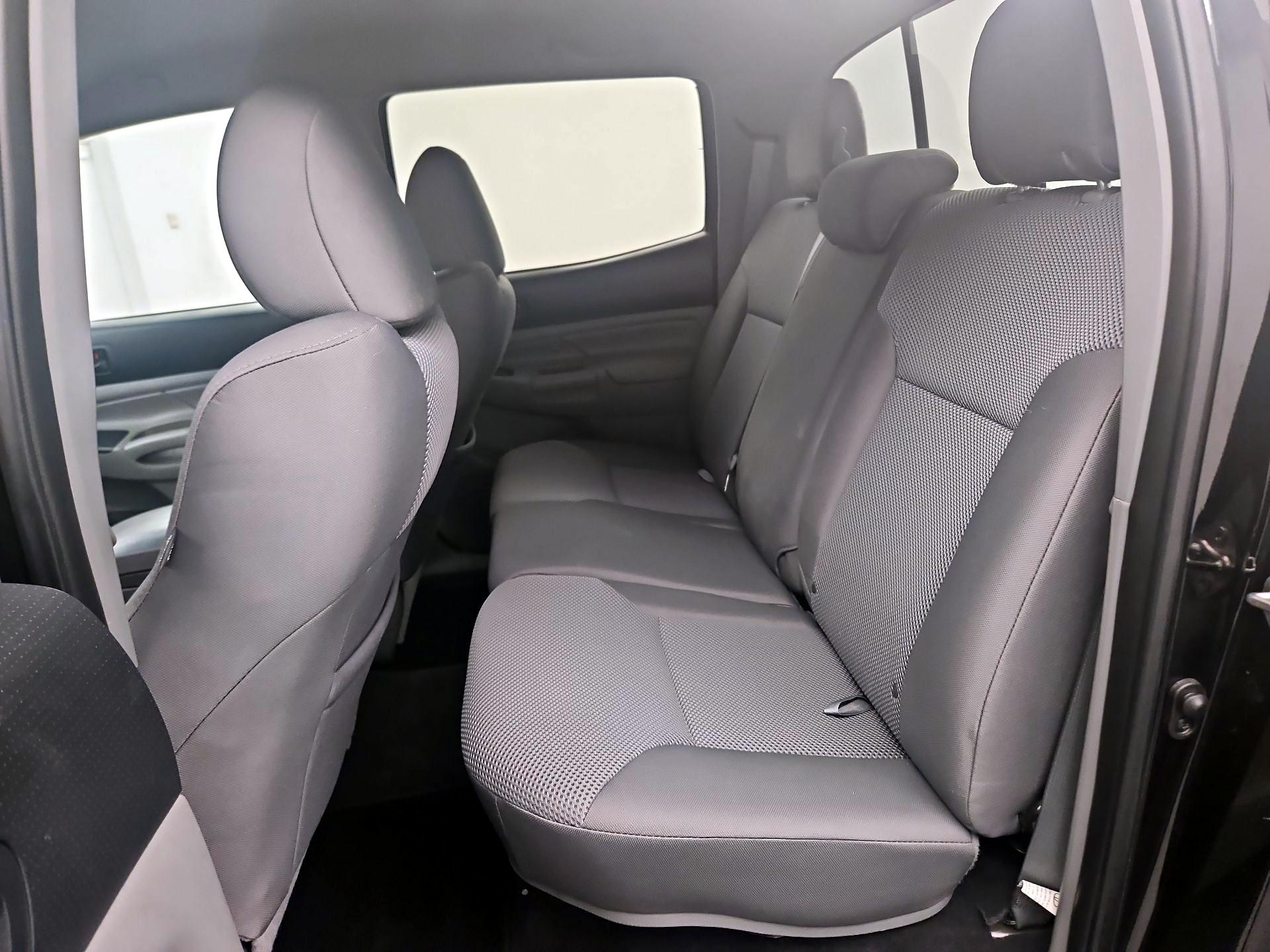 Thumbnail: 2015 Toyota Tacoma - 18