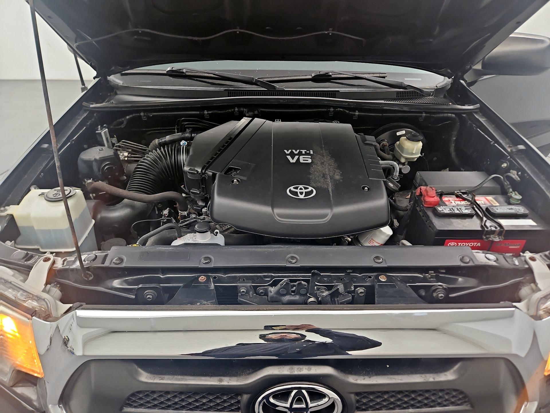 Thumbnail: 2015 Toyota Tacoma - 20