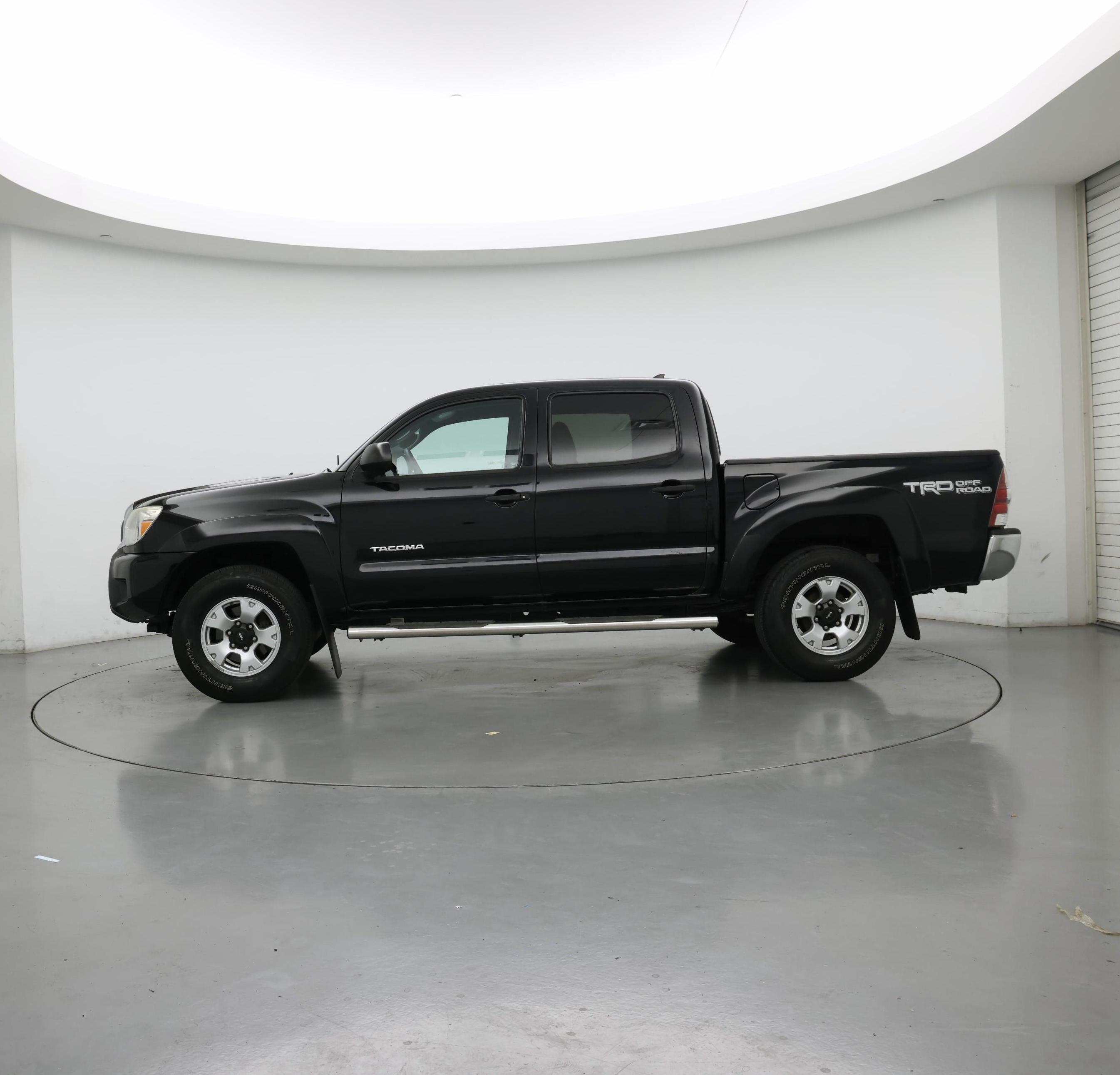 Thumbnail: 2015 Toyota Tacoma - 3