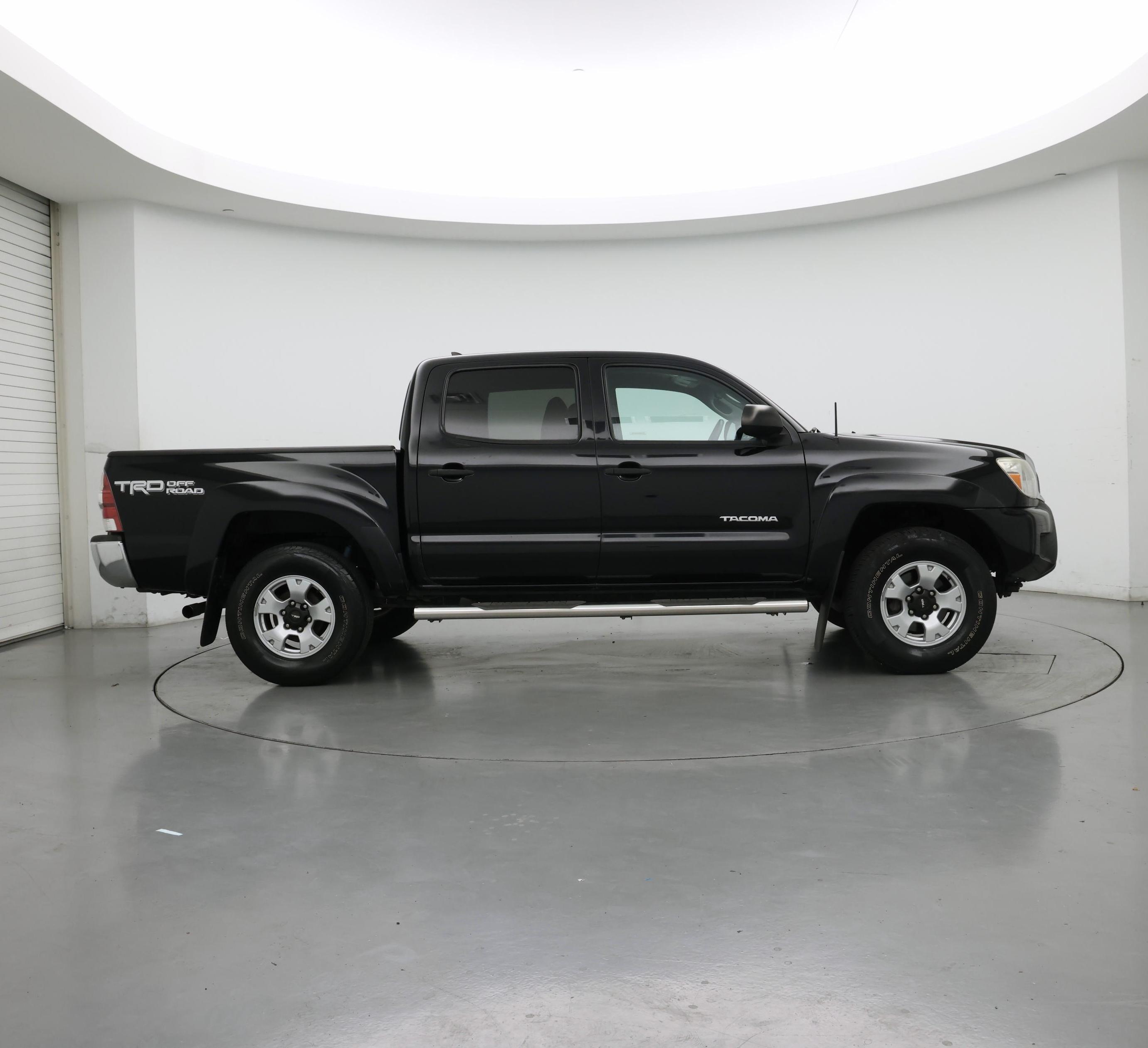 Thumbnail: 2015 Toyota Tacoma - 7