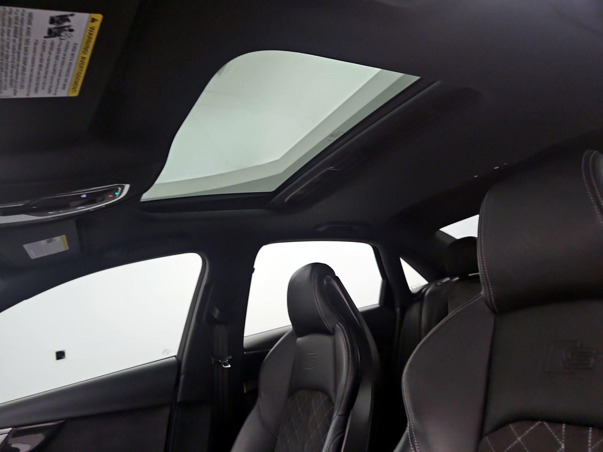 Thumbnail: 2021 Audi S4 - 18