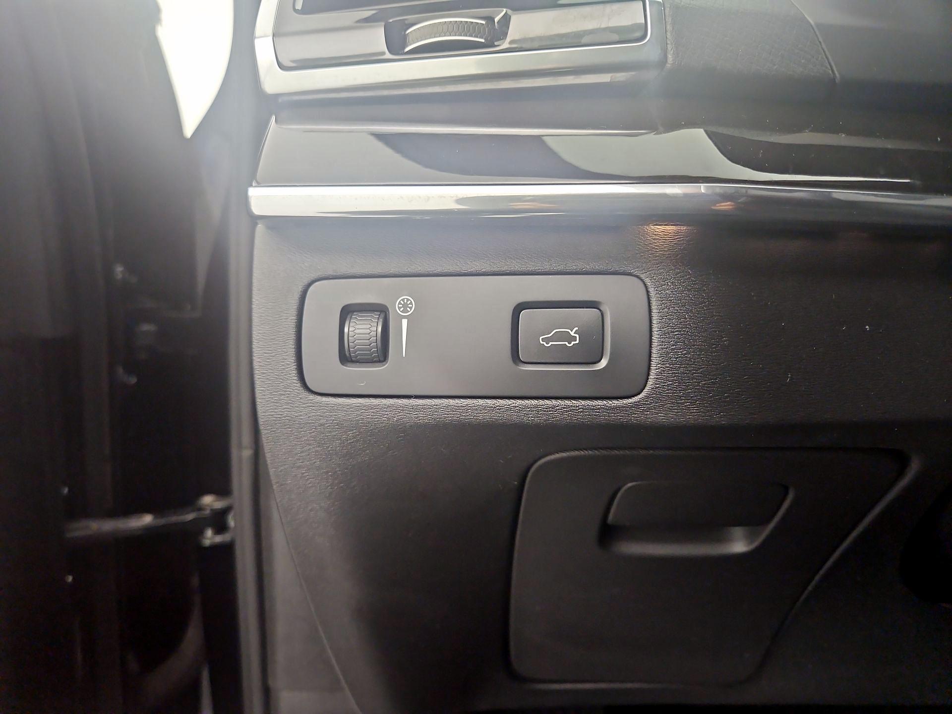 Thumbnail: 2018 Volvo XC90 - 13