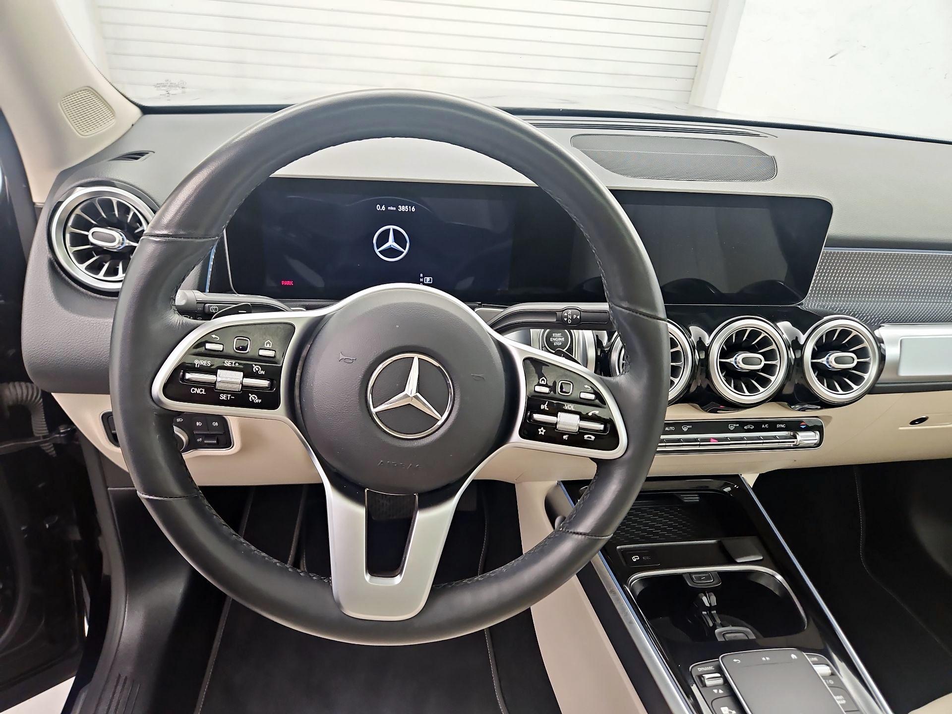 Thumbnail: 2021 Mercedes-Benz GLB - 10