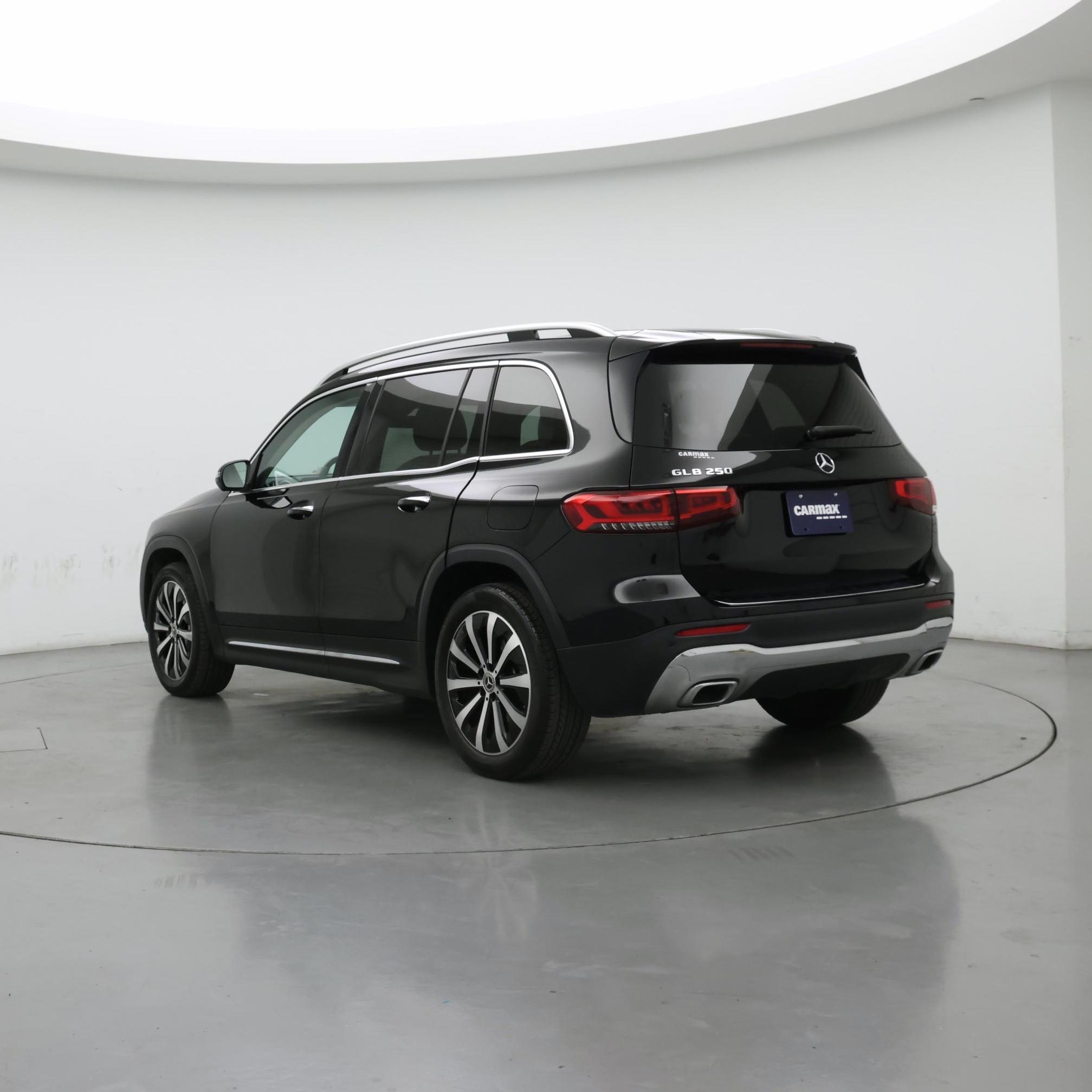 Thumbnail: 2021 Mercedes-Benz GLB - 2