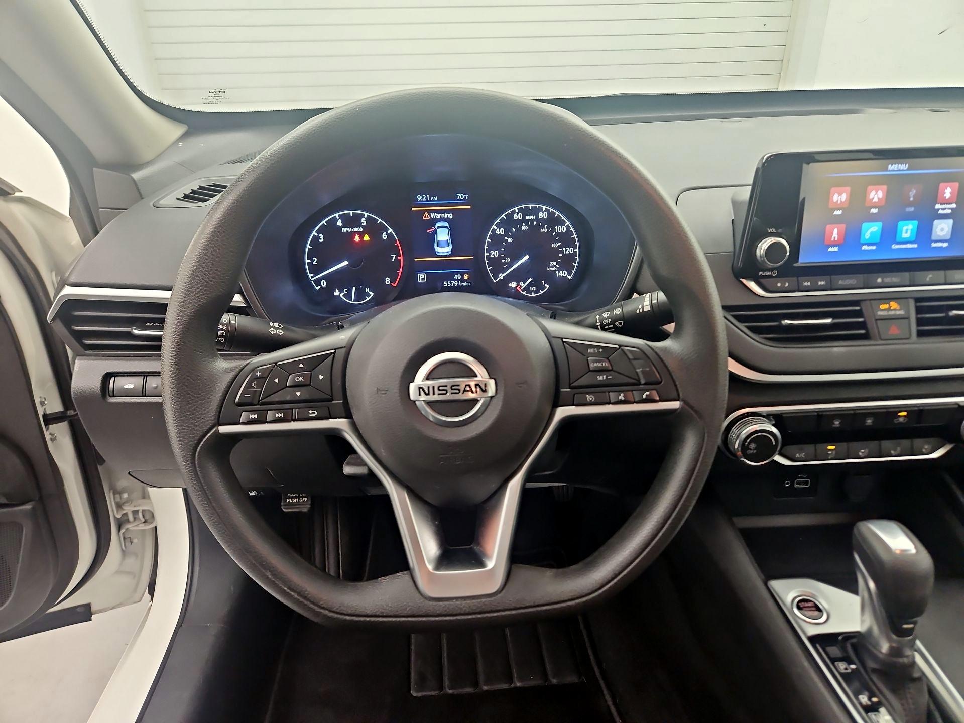 Thumbnail: 2021 Nissan Altima - 10