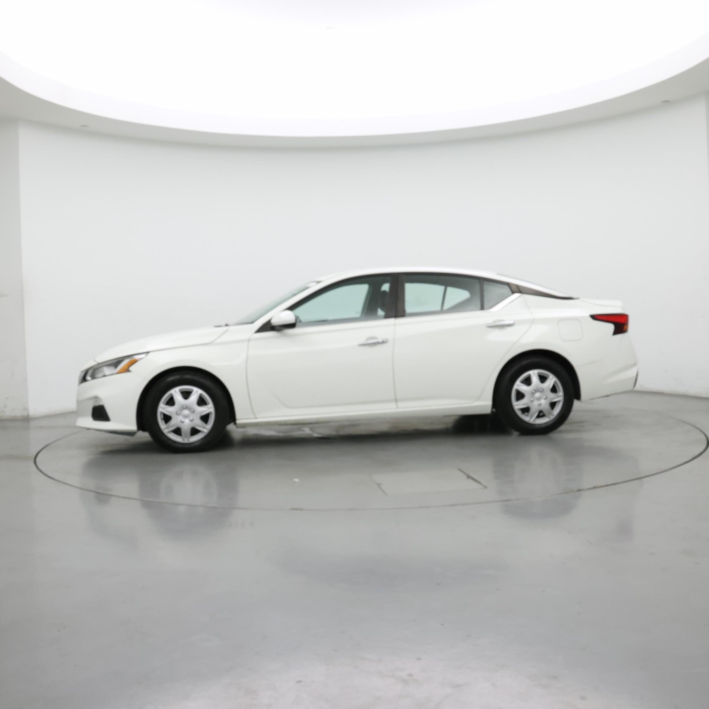 Thumbnail: 2021 Nissan Altima - 3