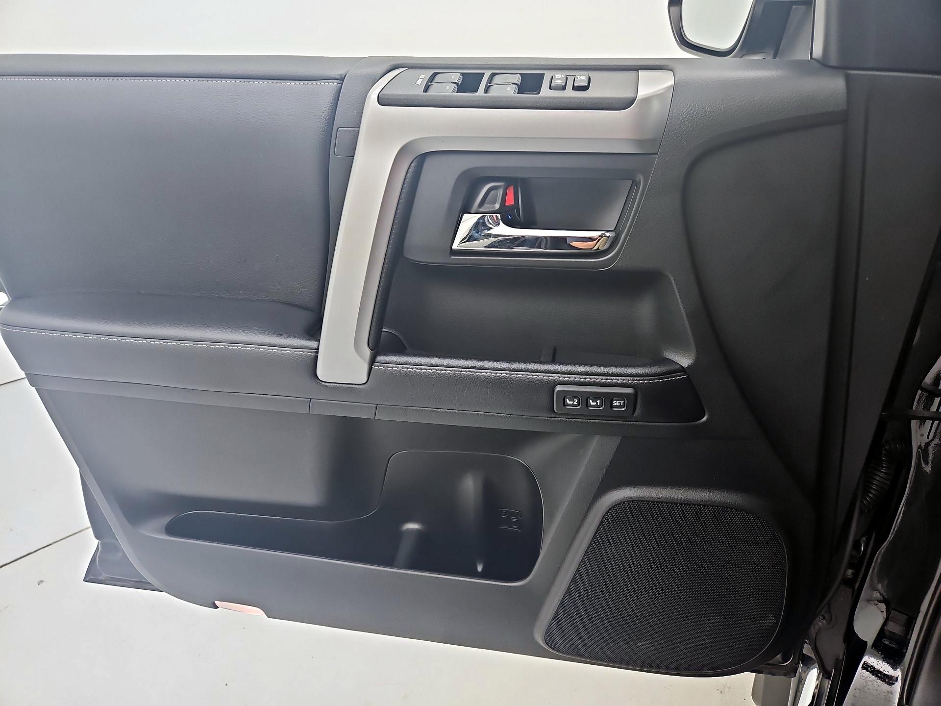 Thumbnail: 2019 Toyota 4Runner - 12