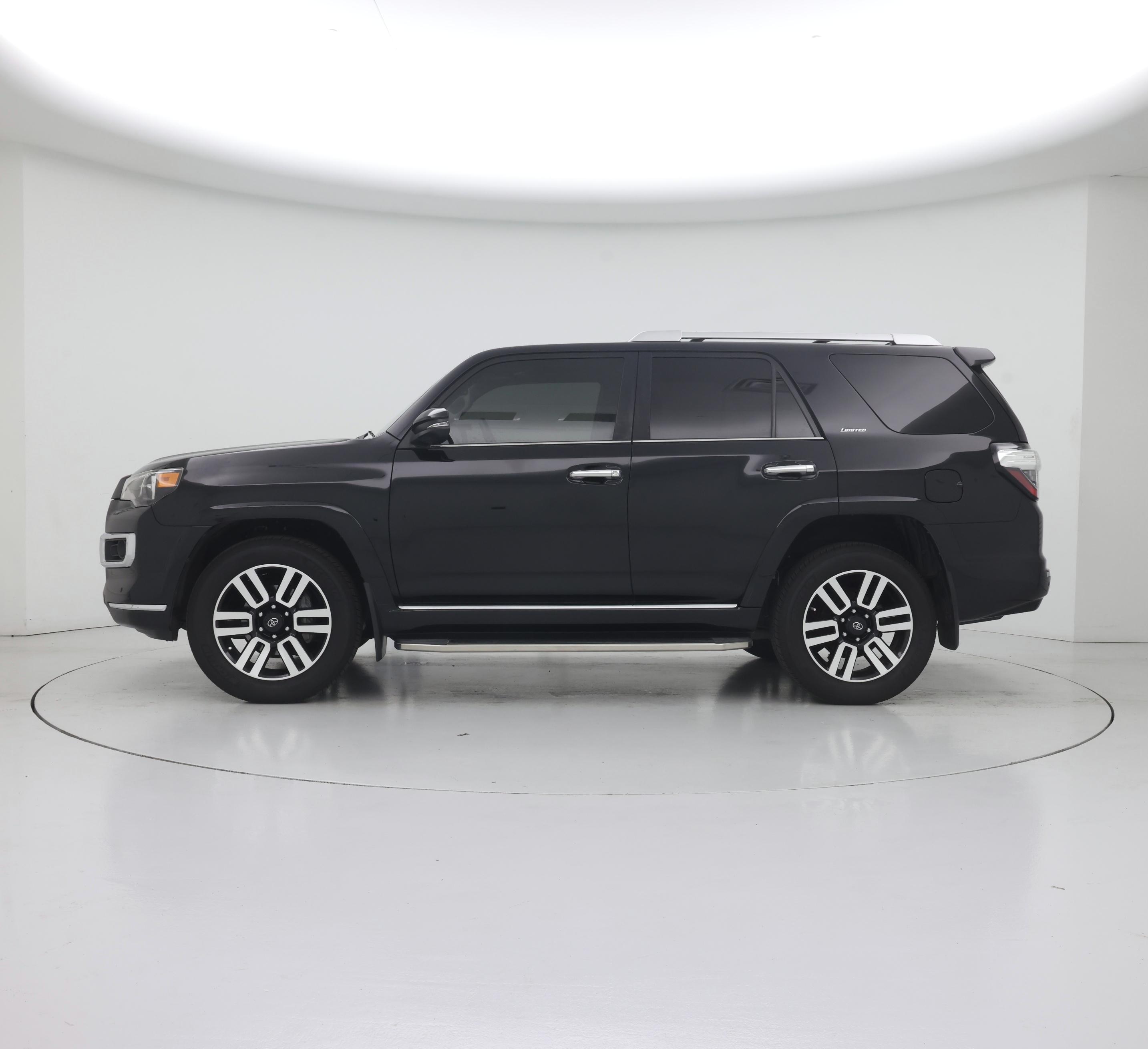 Thumbnail: 2019 Toyota 4Runner - 3