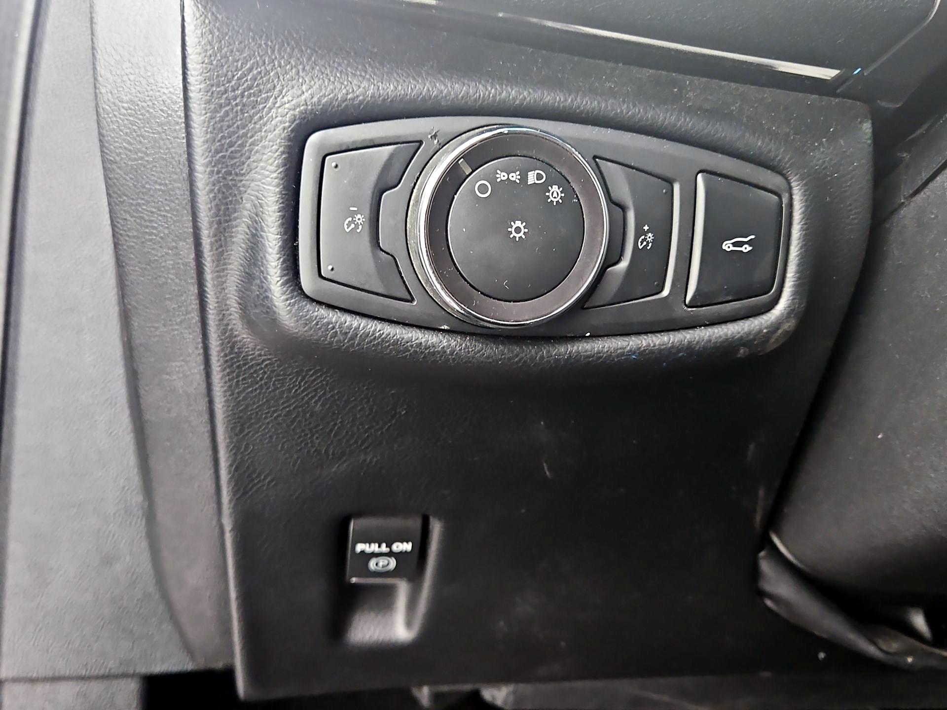 Thumbnail: 2016 Lincoln MKZ - 13