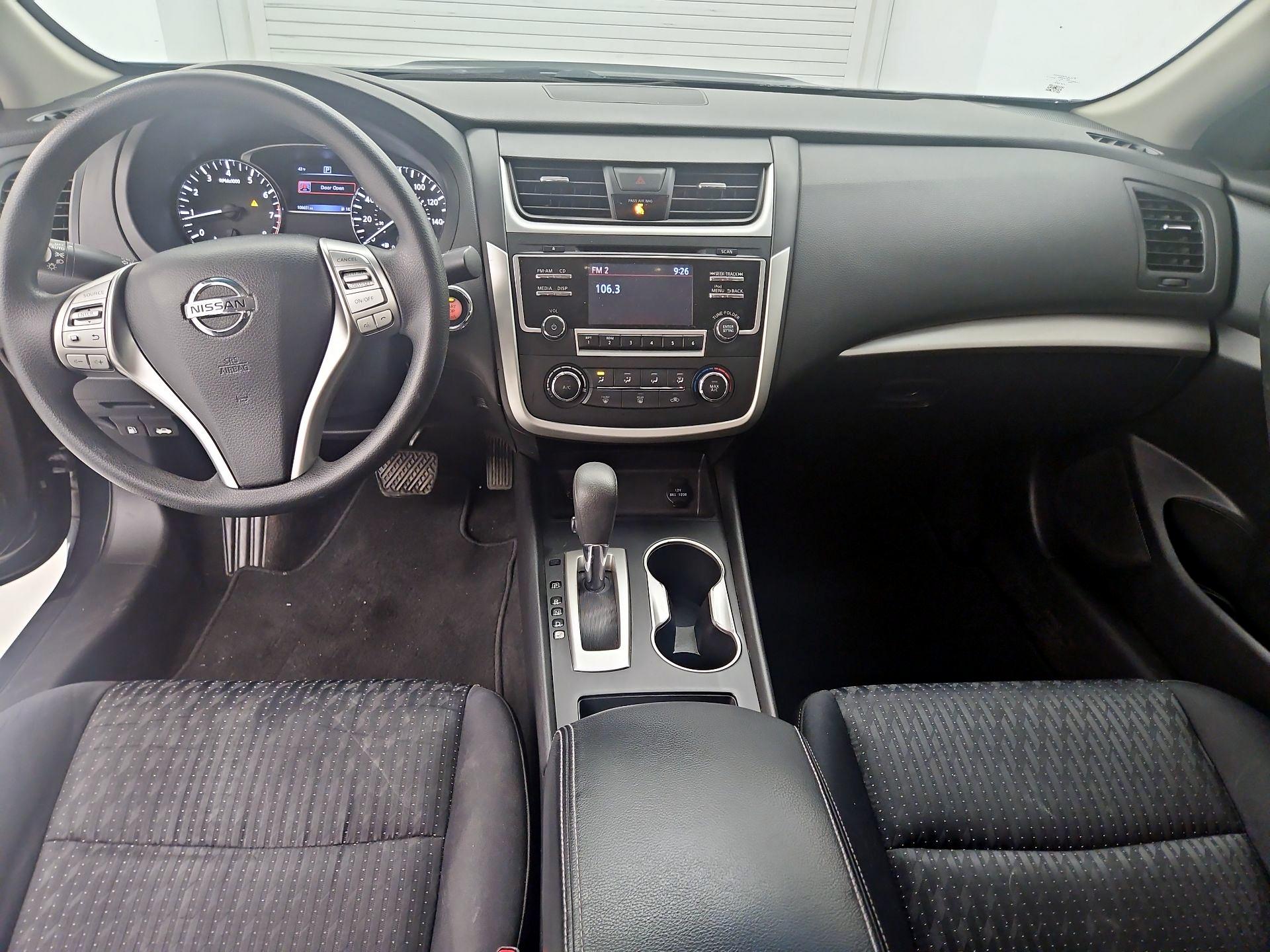 Thumbnail: 2017 Nissan Altima - 9